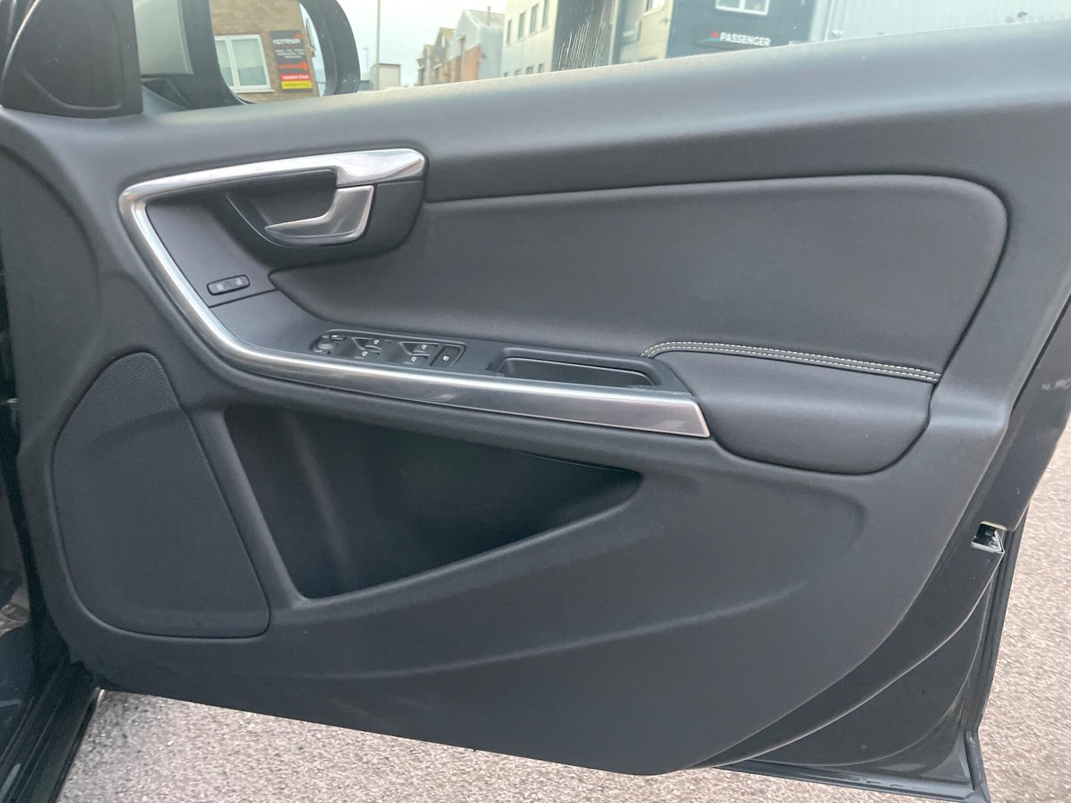 Used Volvo V60 2013 for sale - 76647655: Photo 31