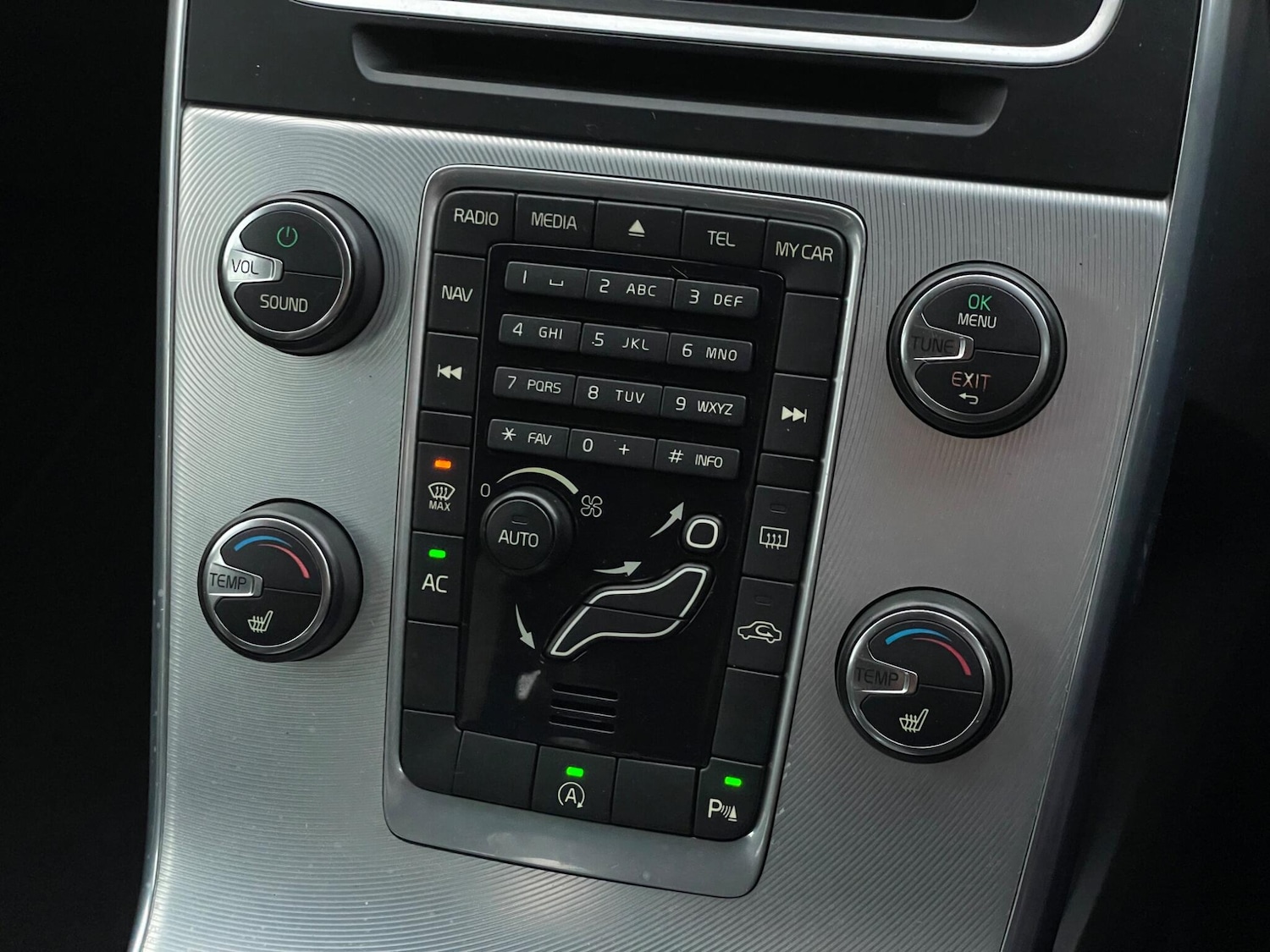 Used Volvo V60 2013 for sale - 76647655: Photo 43