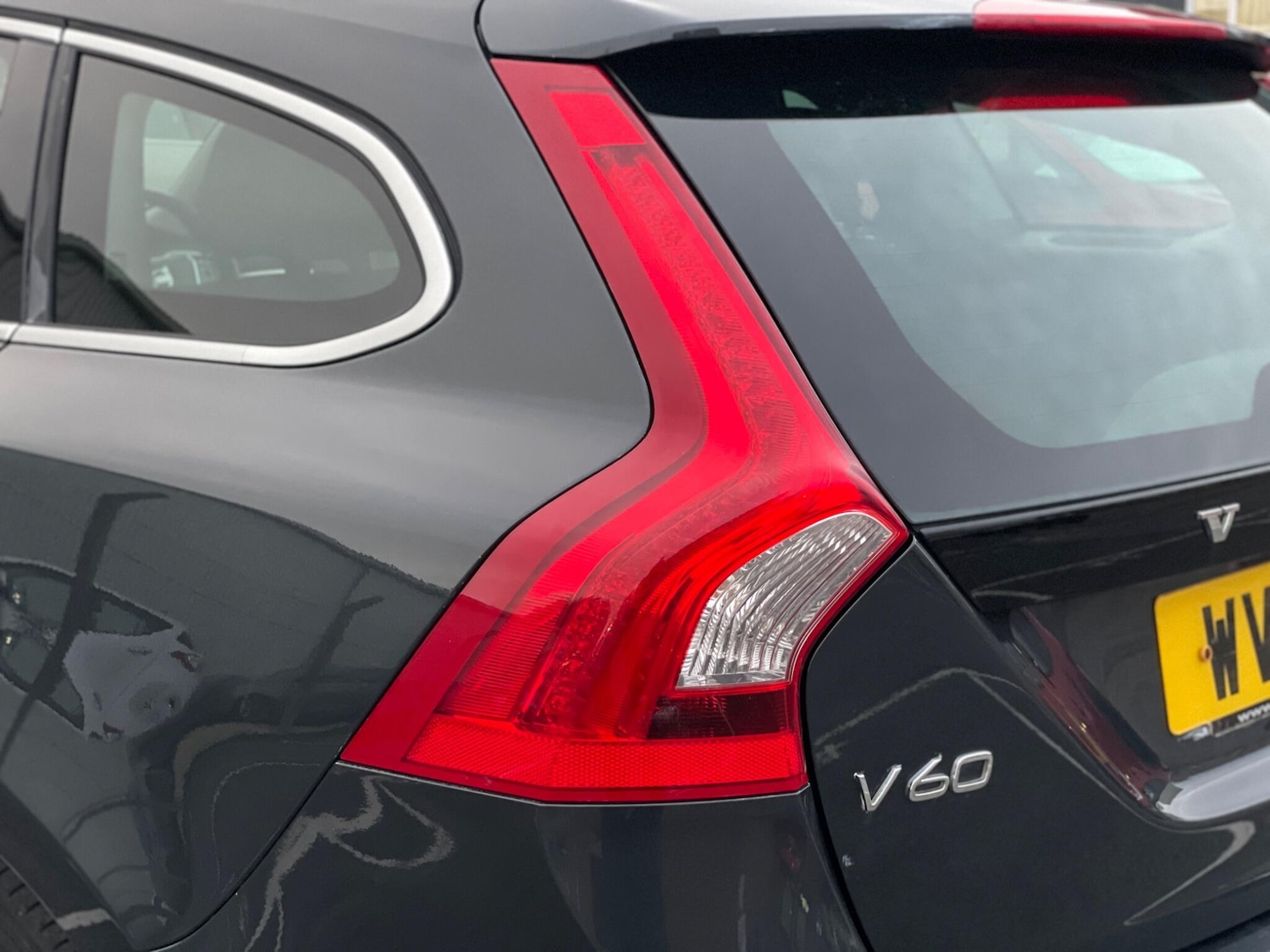 Used Volvo V60 2013 for sale - 76647655: Photo 50