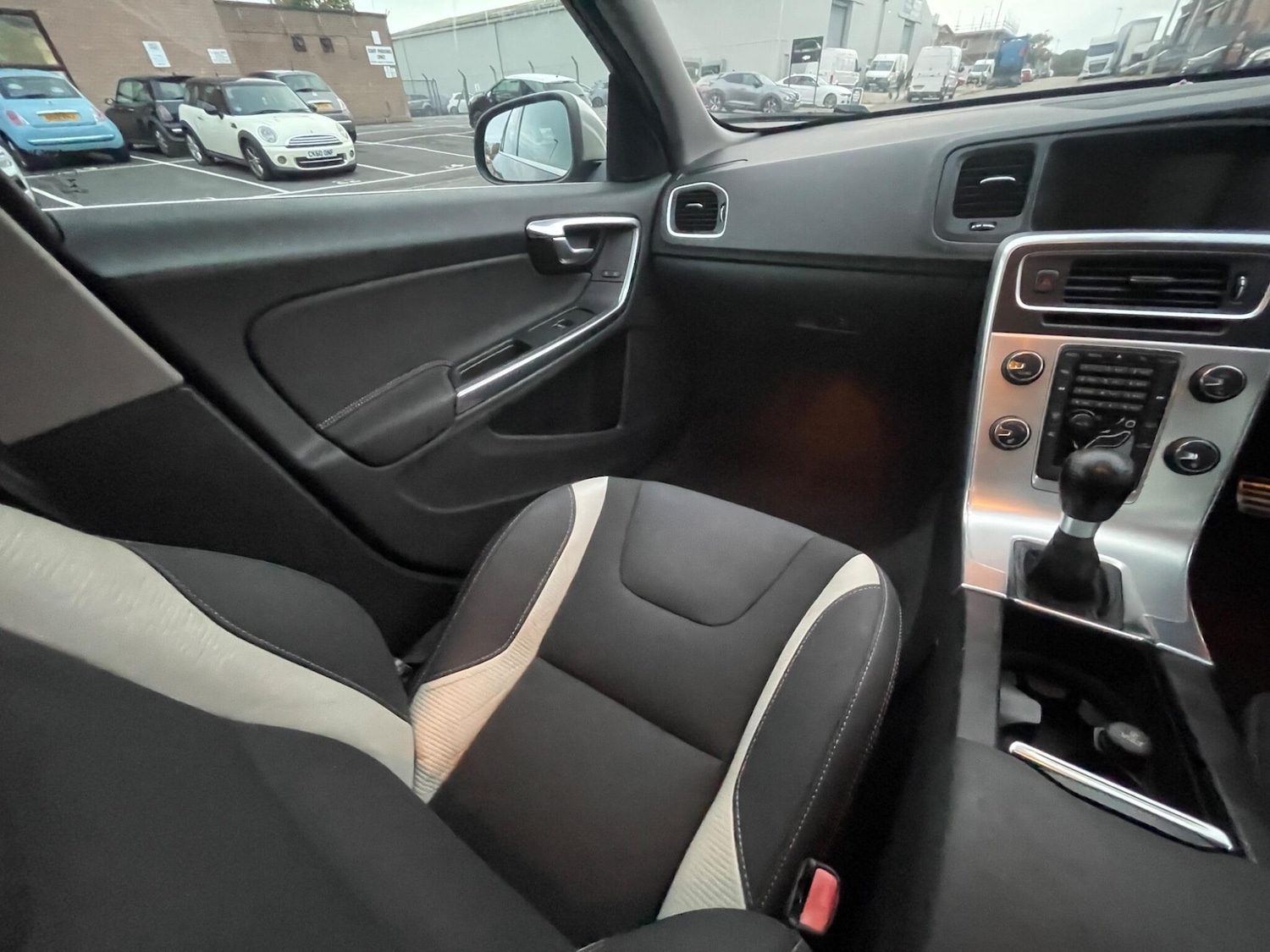 Used Volvo V60 2013 for sale - 76647655: Photo 56