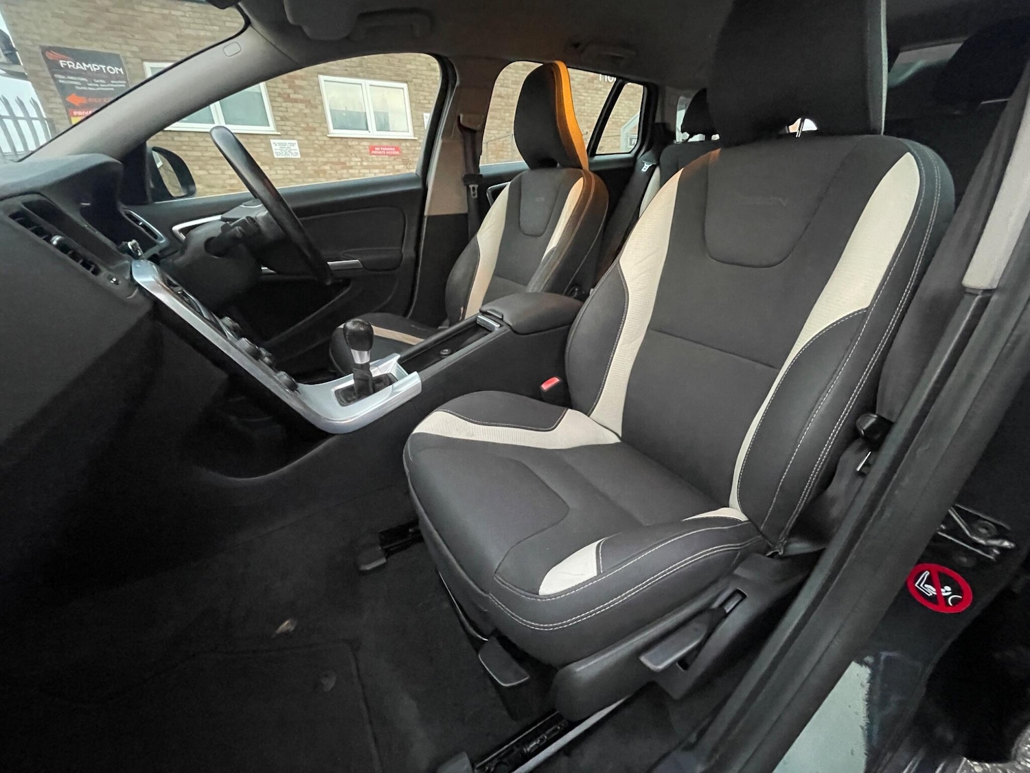 Used Volvo V60 2013 for sale - 76647655: Photo 57