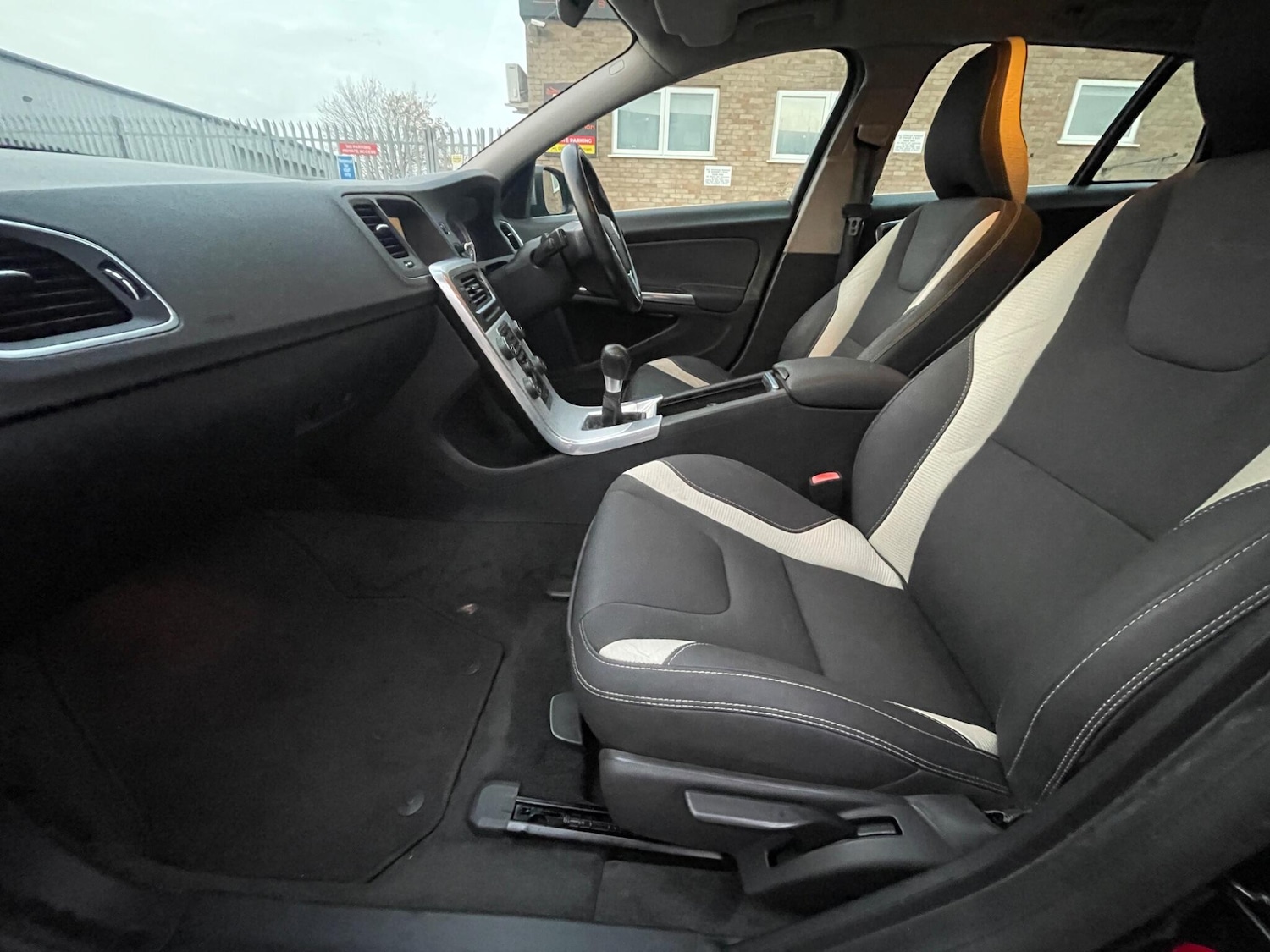 Used Volvo V60 2013 for sale - 76647655: Photo 58