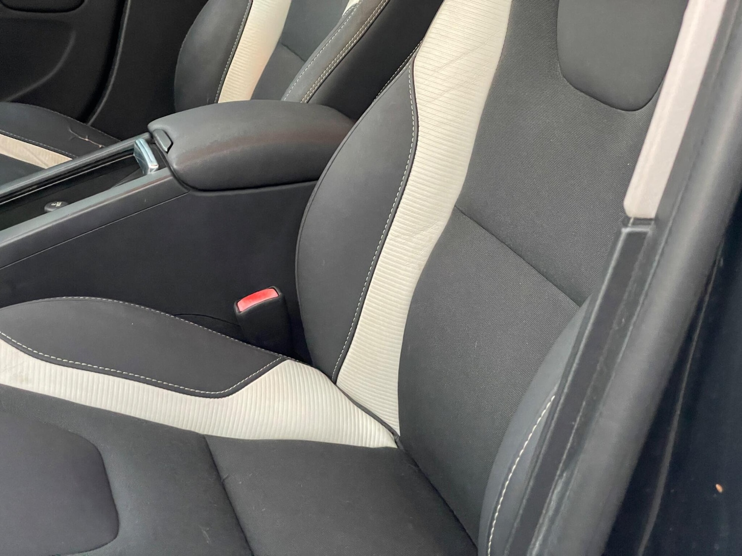 Used Volvo V60 2013 for sale - 76647655: Photo 59