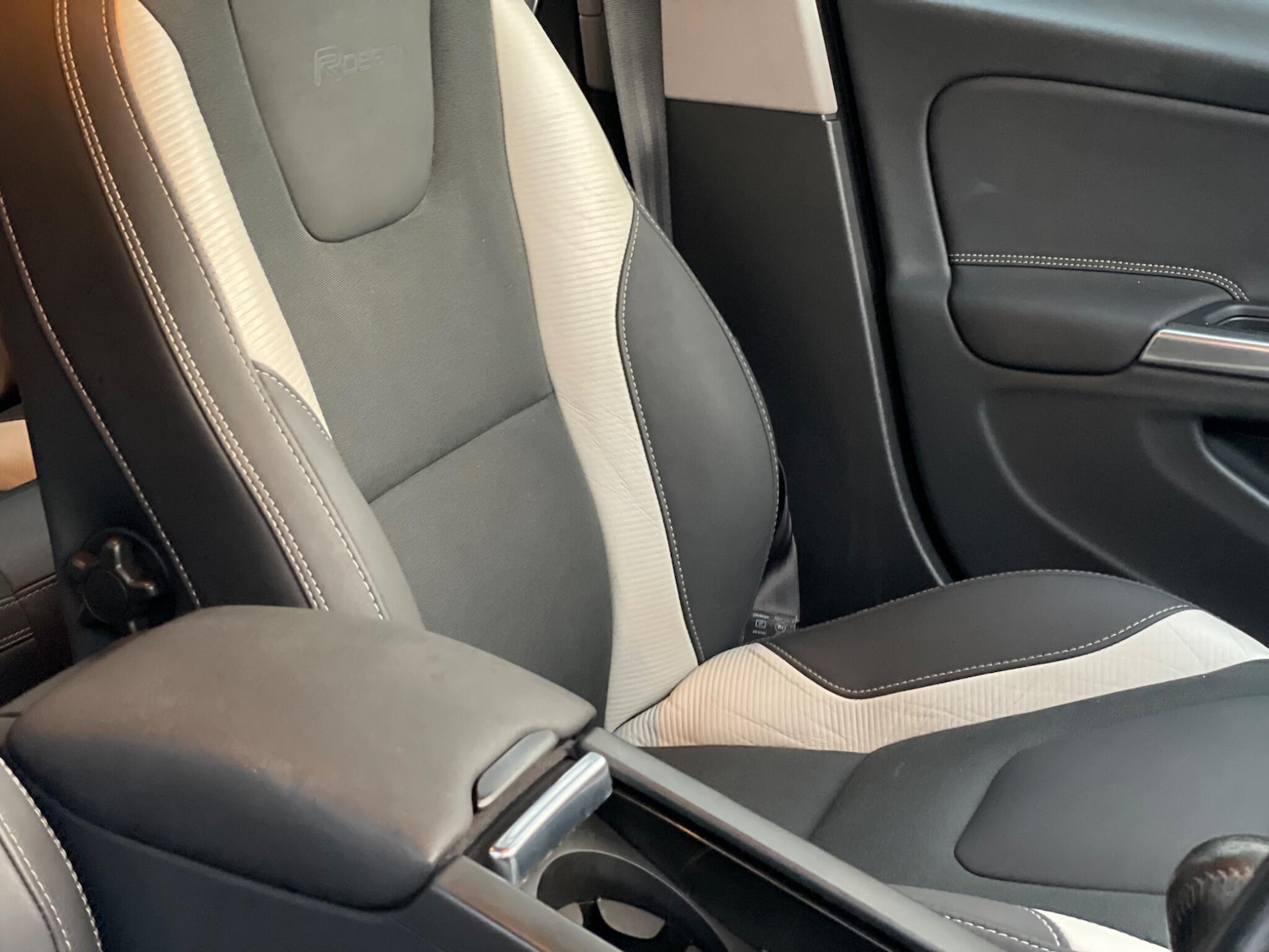 Used Volvo V60 2013 for sale - 76647655: Photo 80