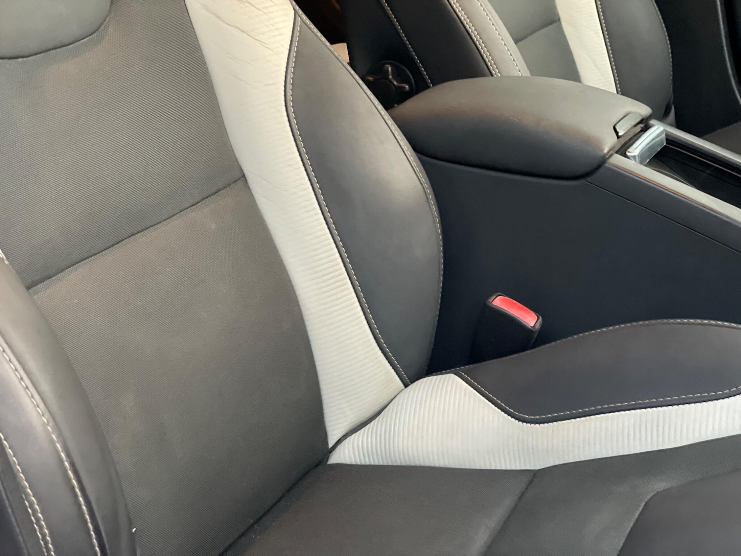 Used Volvo V60 2013 for sale - 76647655: Photo 81