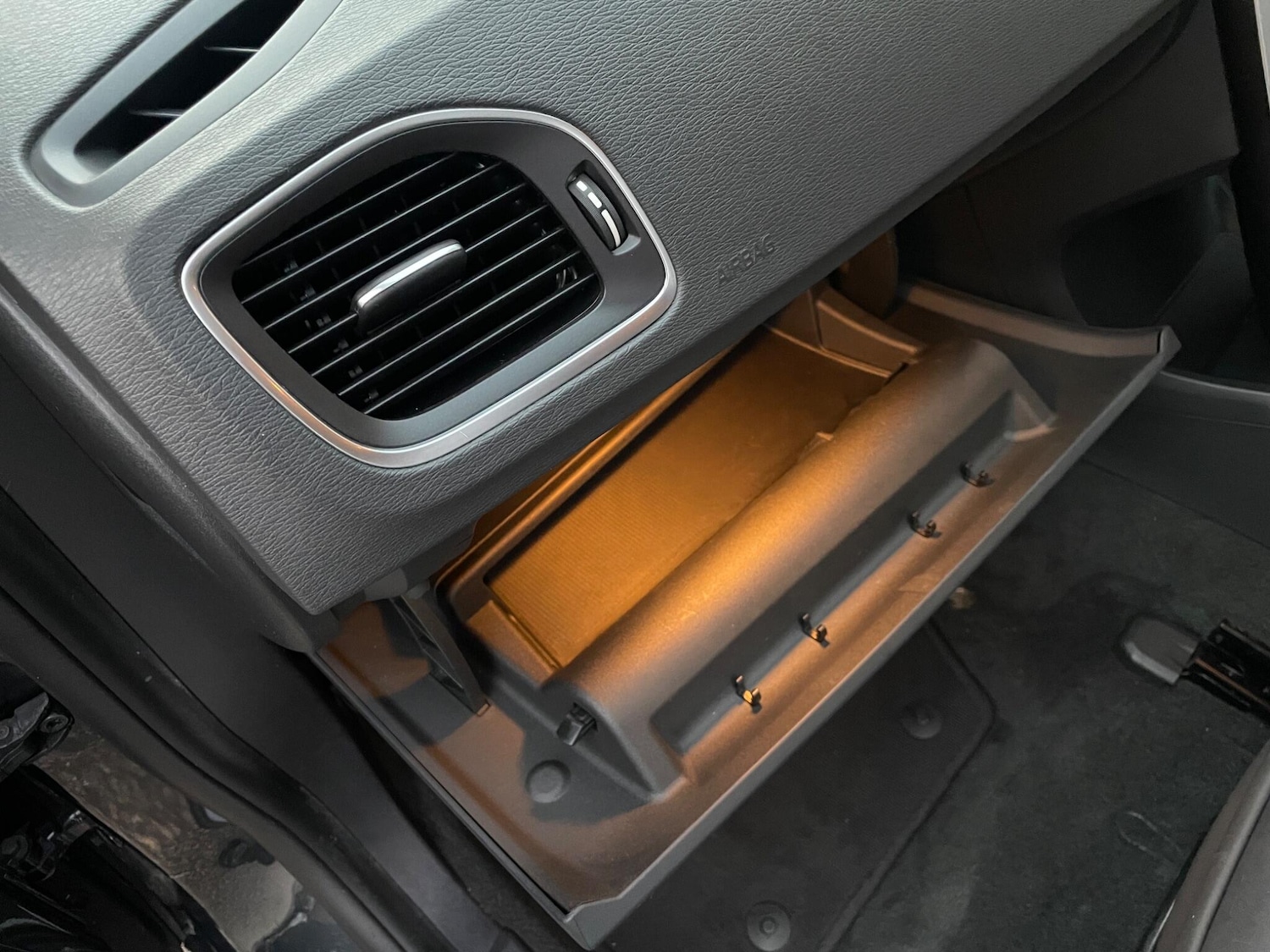 Used Volvo V60 2013 for sale - 76647655: Photo 83