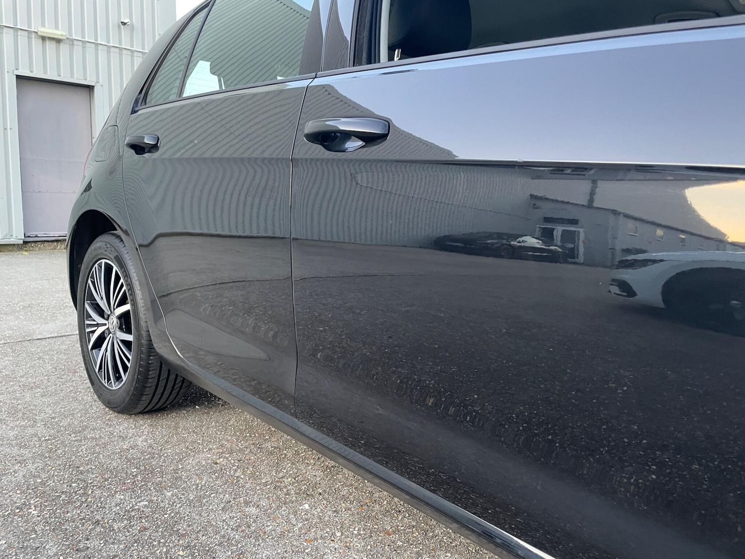 Used Volkswagen Golf 2017 for sale - 78019714: Photo 32