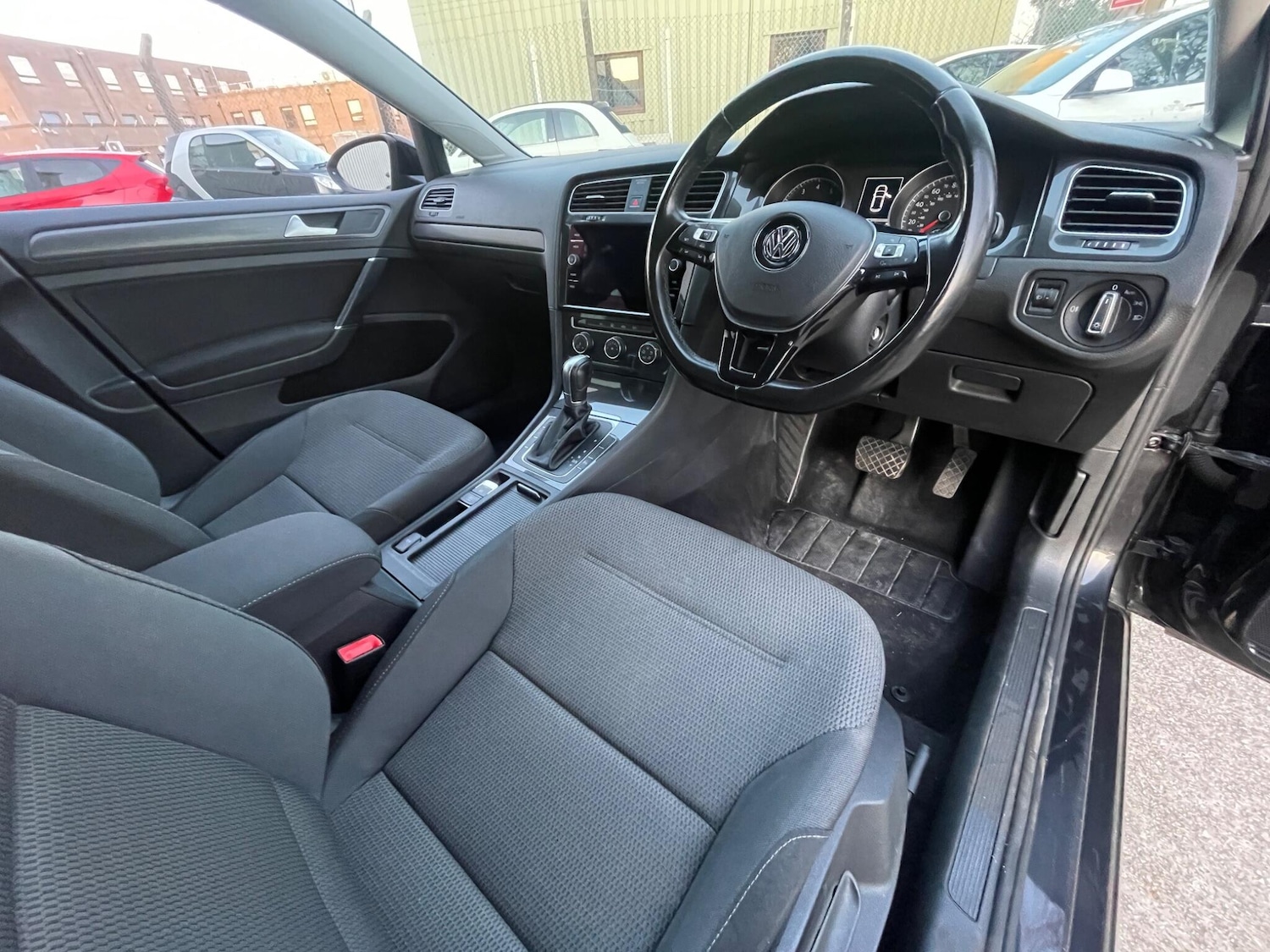 Used Volkswagen Golf 2017 for sale - 78019714: Photo 96