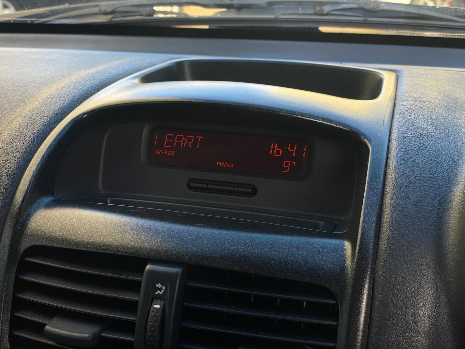 Used Renault Clio 2005 for sale - 76658348: Photo 29