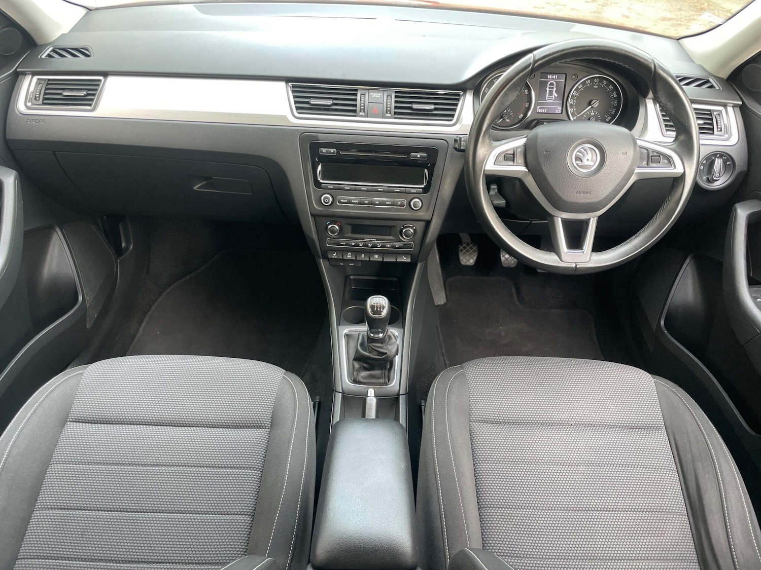 Used Skoda Rapid 2014 for sale - 76647657: Photo 2