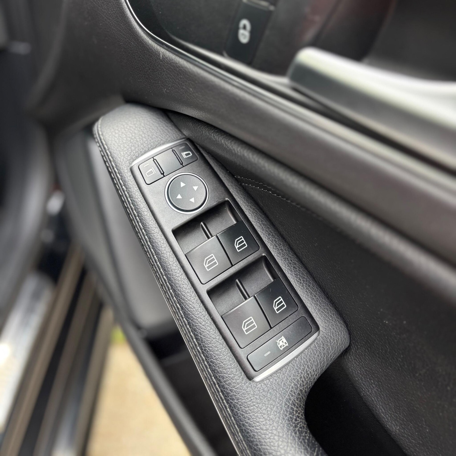 Used Mercedes-Benz A-Class 2017 for sale - 77560030: Photo 28