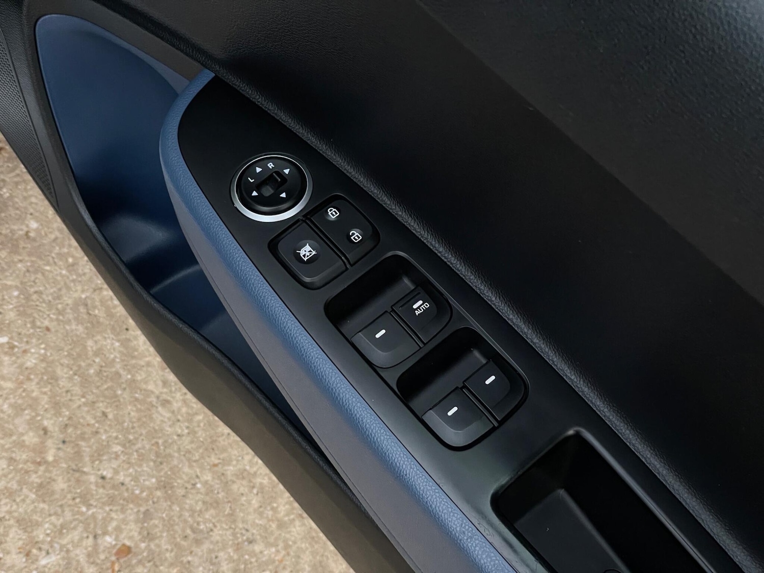 Used Hyundai i10 2016 for sale - 76645071: Photo 74