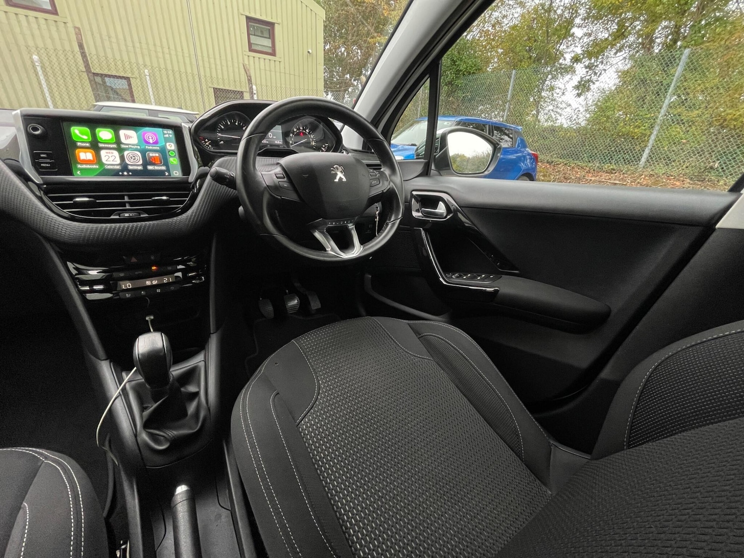 Used Peugeot 208 2018 for sale - 76645637: Photo 100