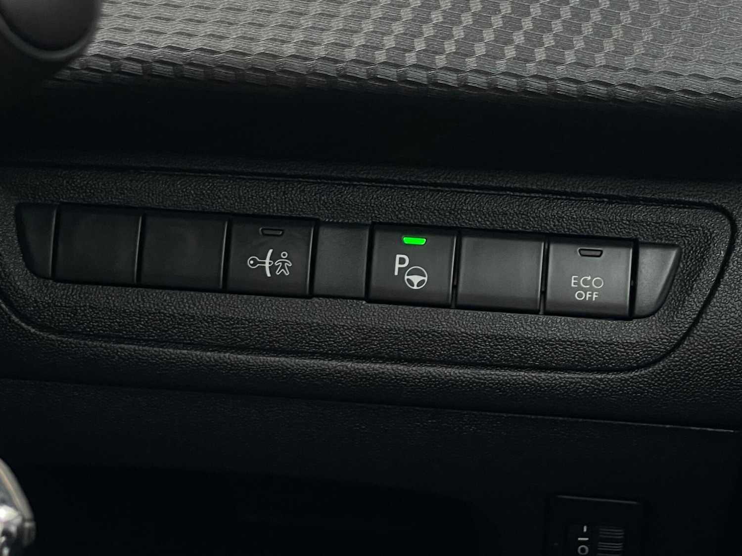 Used Peugeot 208 2018 for sale - 76645637: Photo 18