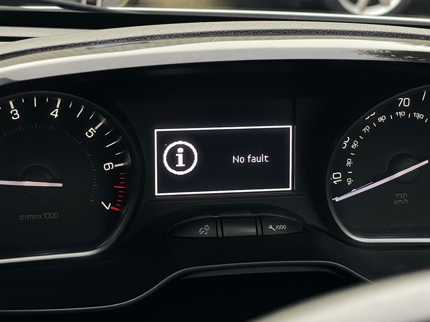 Used Peugeot 208 2018 for sale - 76645637: Photo 21