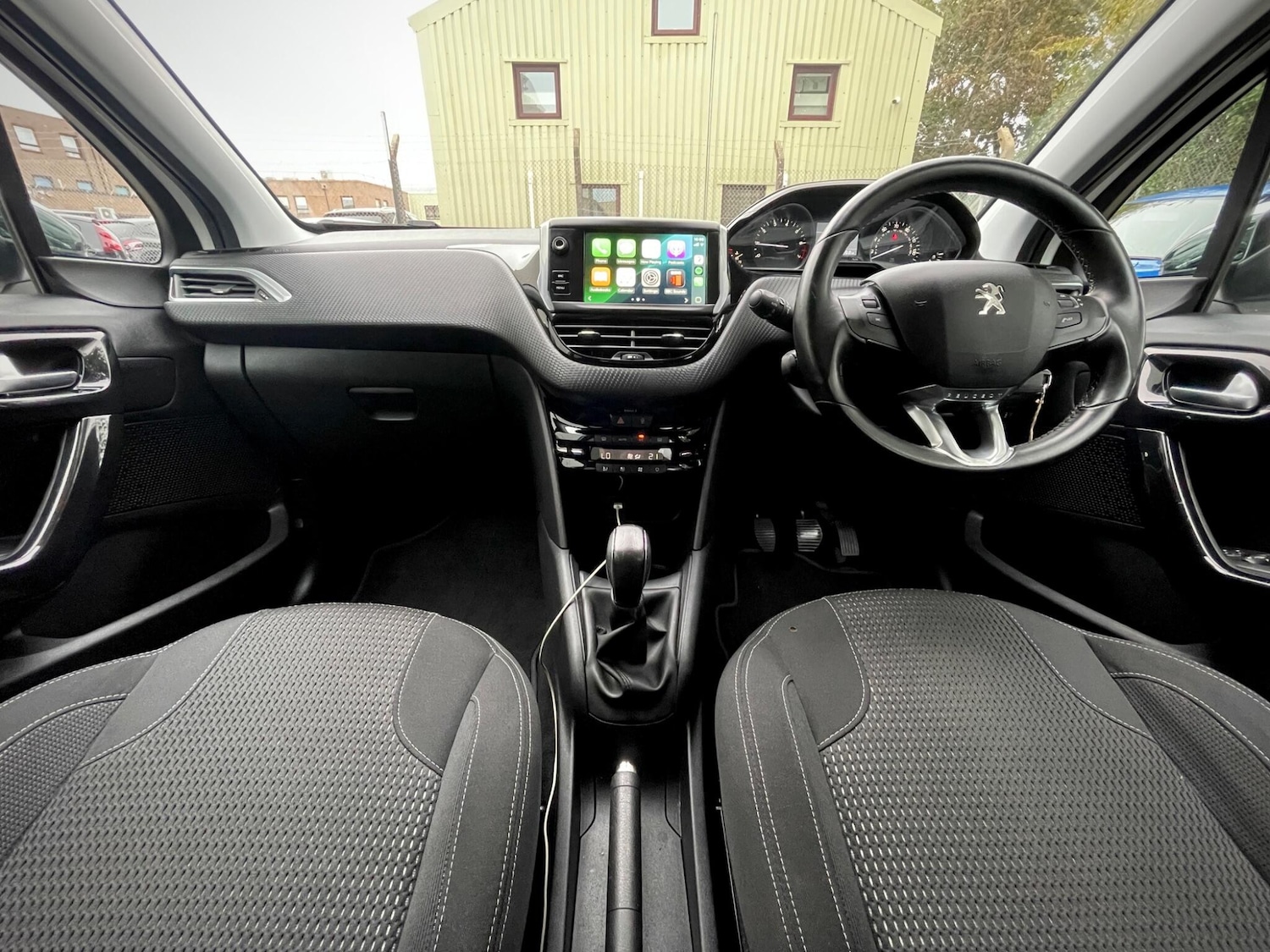 Used Peugeot 208 2018 for sale - 76645637: Photo 3