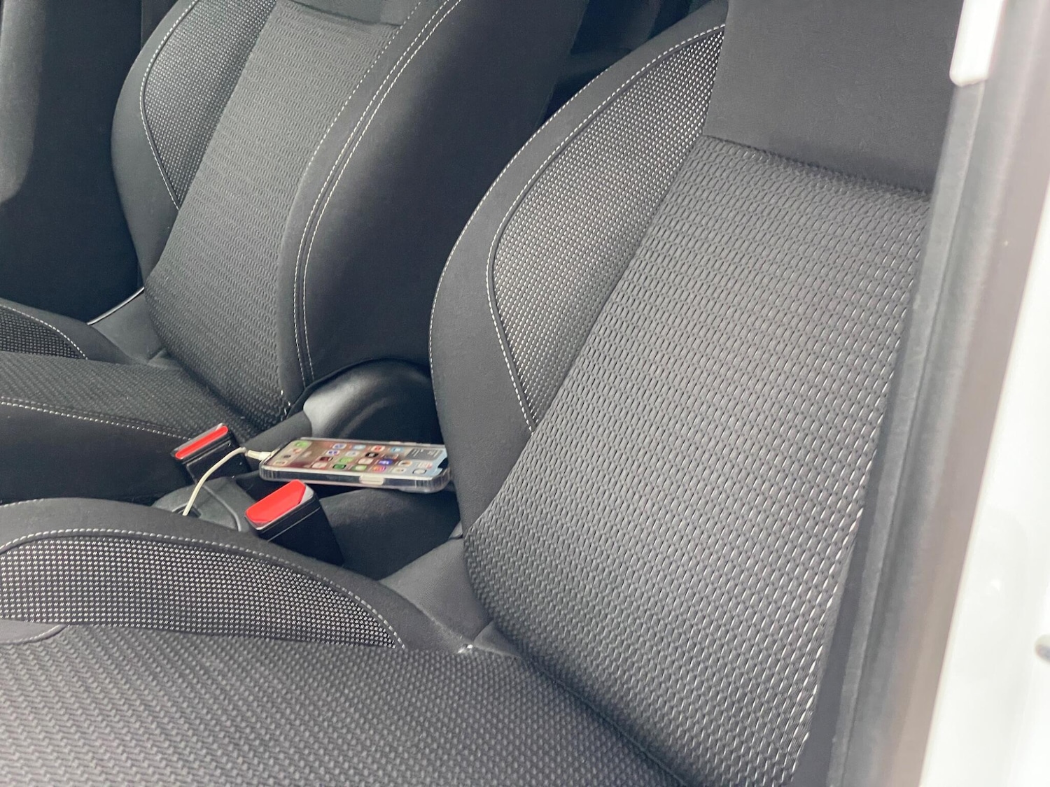 Used Peugeot 208 2018 for sale - 76645637: Photo 32