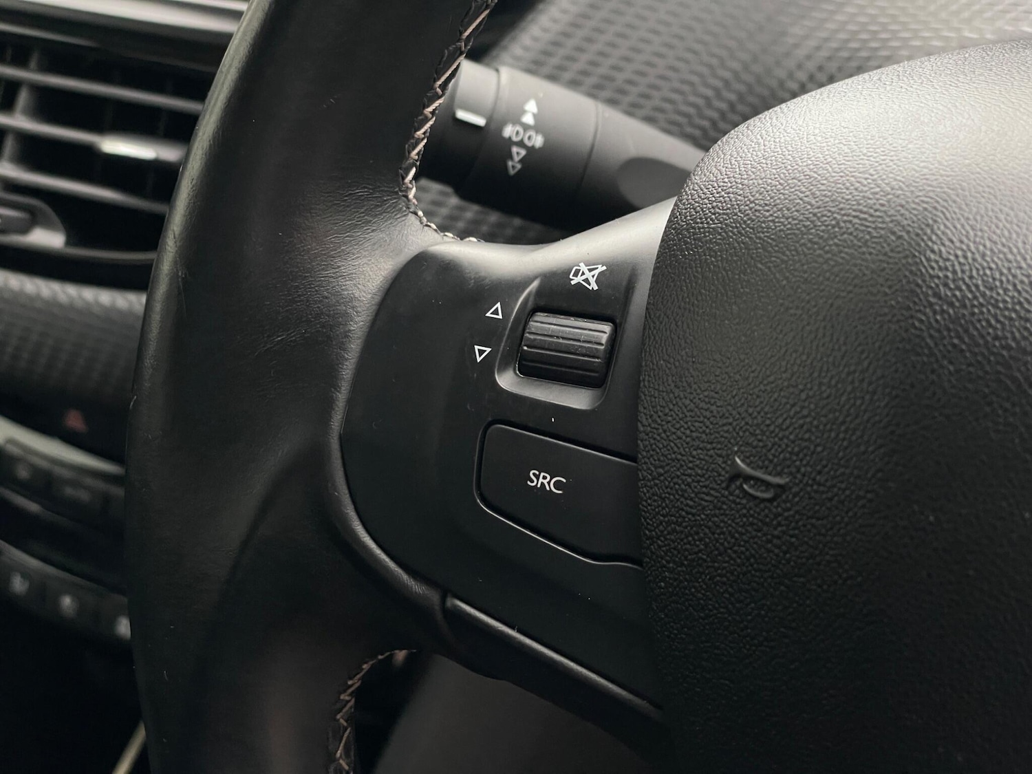 Used Peugeot 208 2018 for sale - 76645637: Photo 38