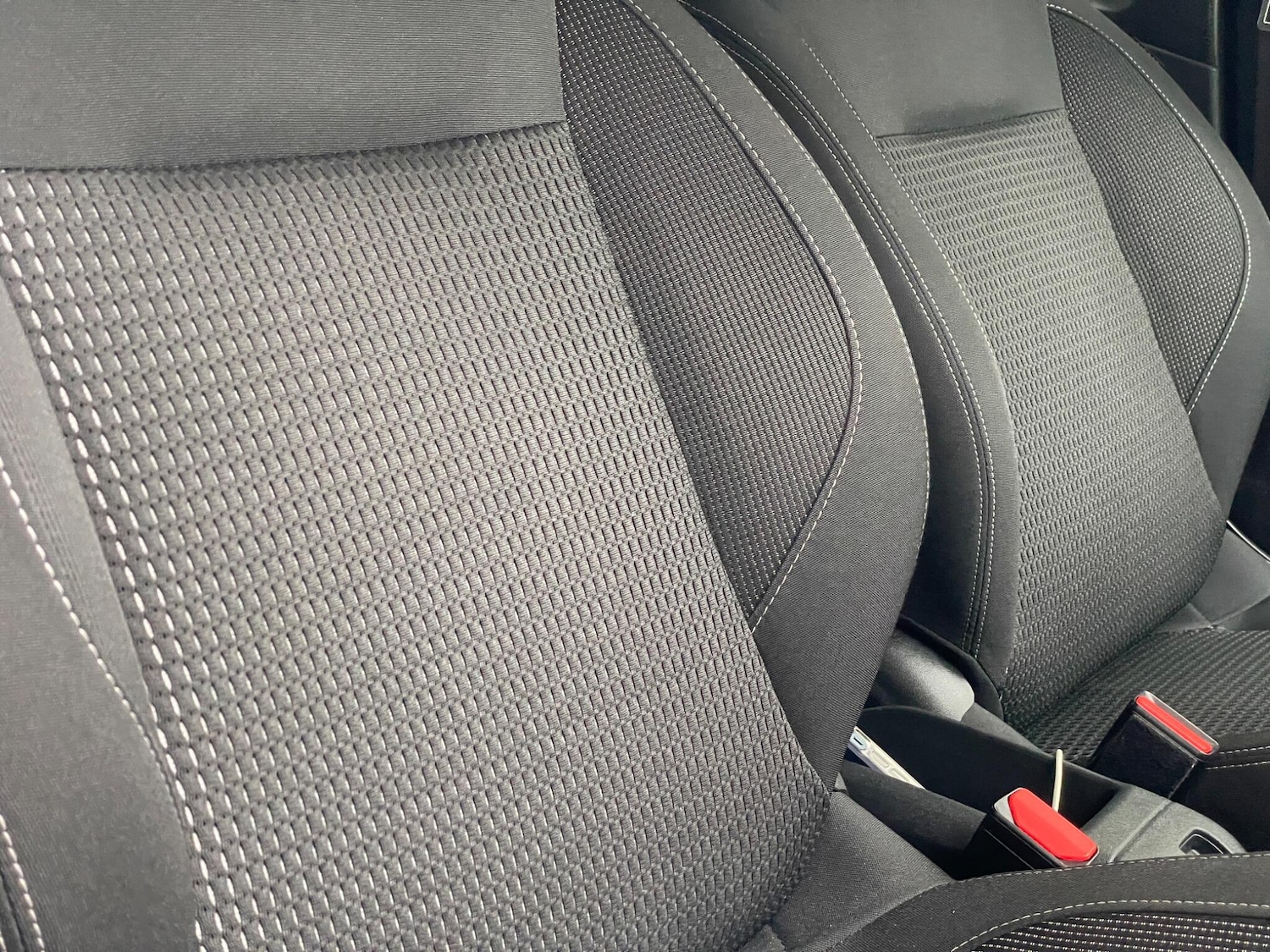 Used Peugeot 208 2018 for sale - 76645637: Photo 40