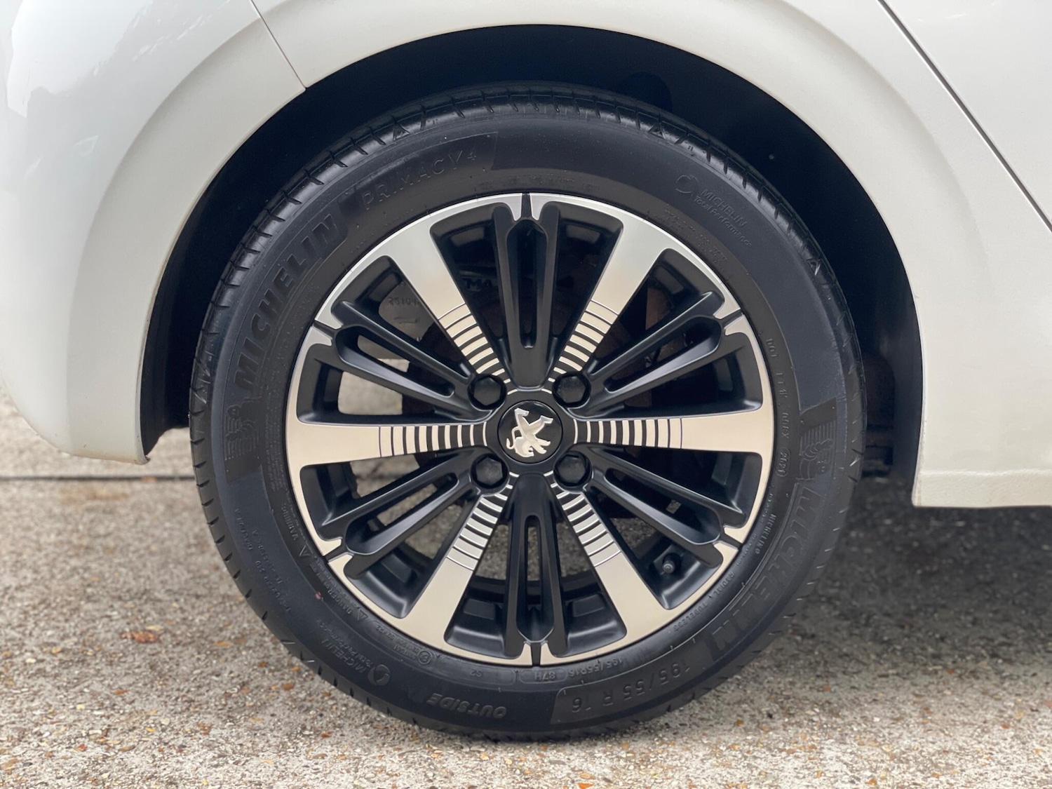 Used Peugeot 208 2018 for sale - 76645637: Photo 94