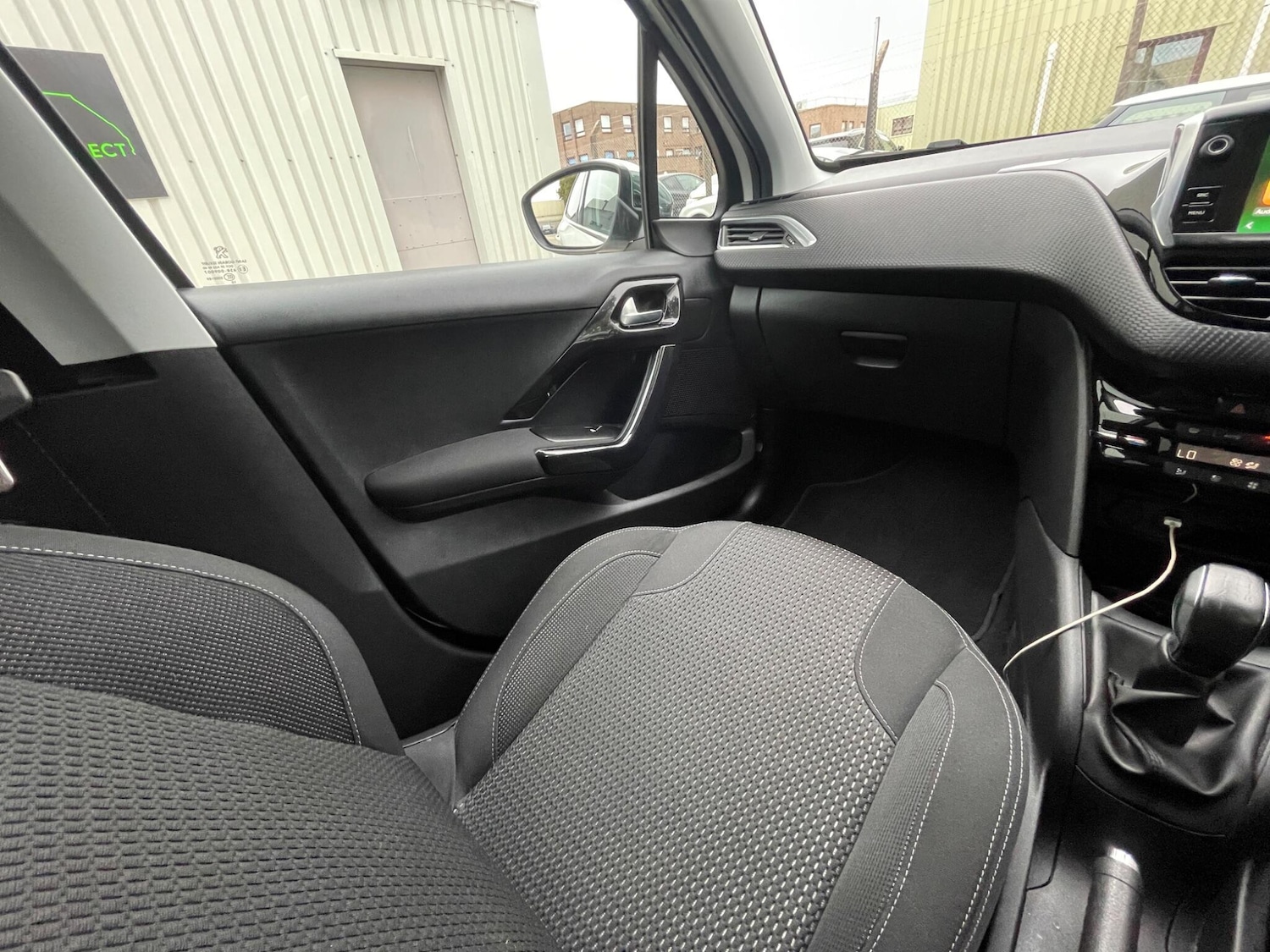 Used Peugeot 208 2018 for sale - 76645637: Photo 99