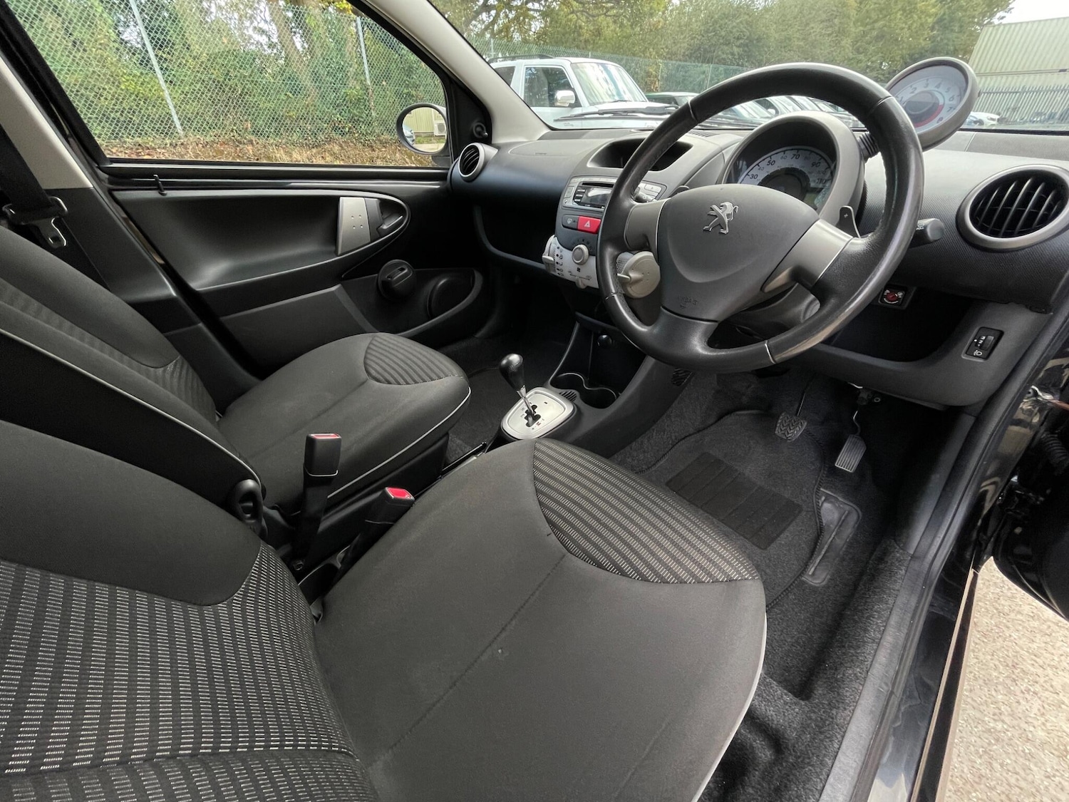 Used Peugeot 107 2013 for sale - 76702359: Photo 14