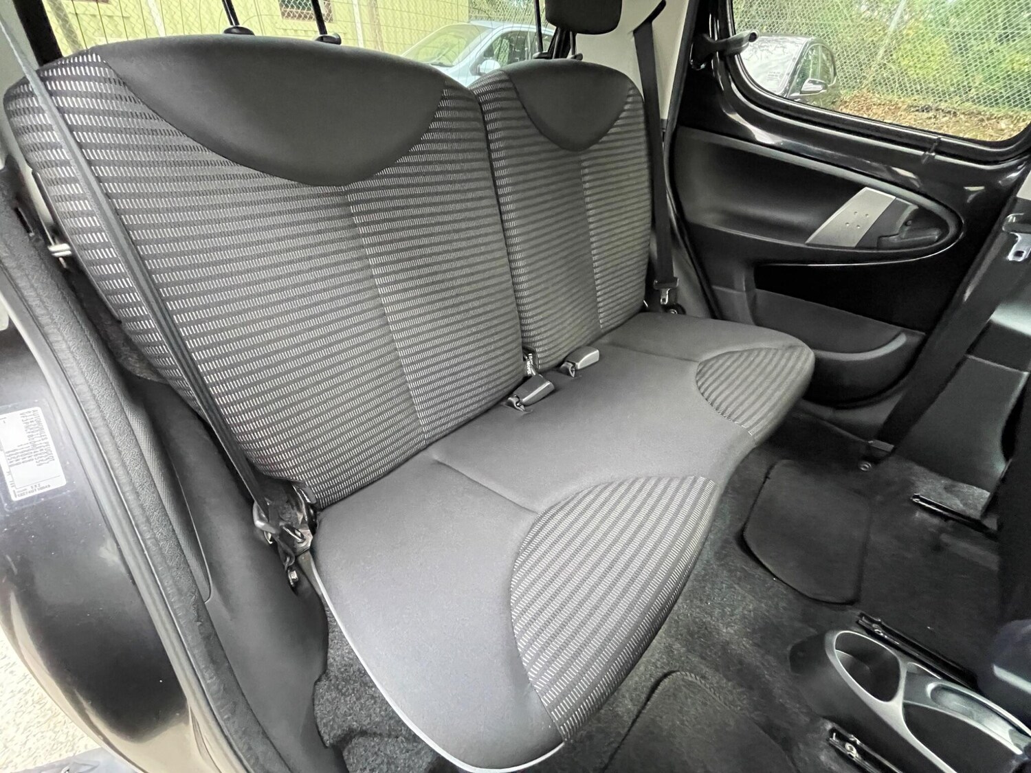 Used Peugeot 107 2013 for sale - 76702359: Photo 18