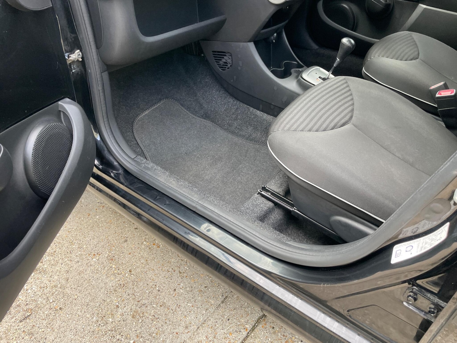 Used Peugeot 107 2013 for sale - 76702359: Photo 32