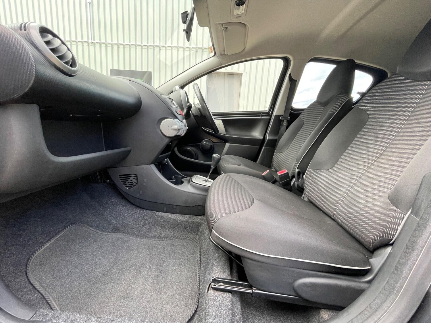 Used Peugeot 107 2013 for sale - 76702359: Photo 35