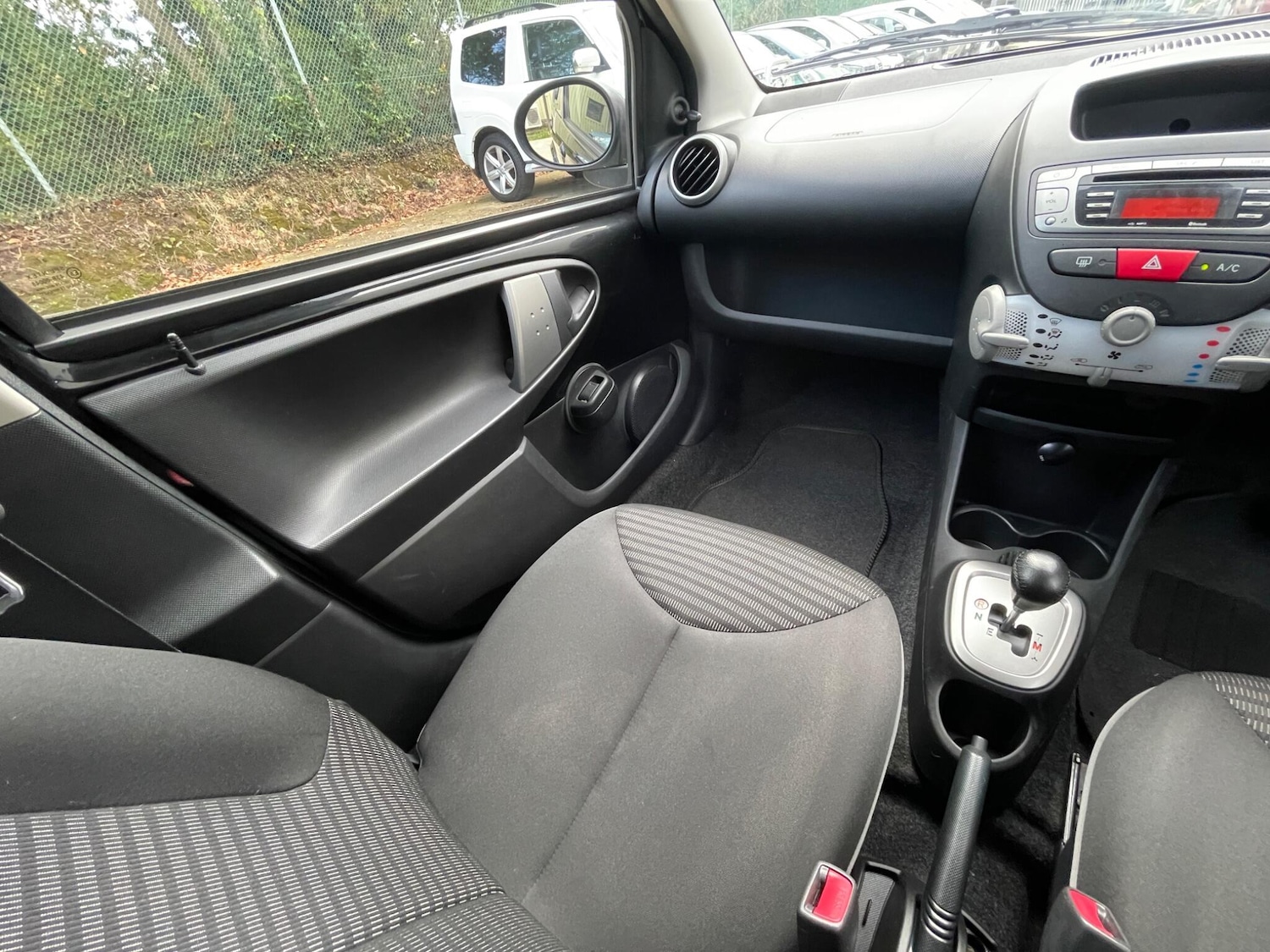 Used Peugeot 107 2013 for sale - 76702359: Photo 44