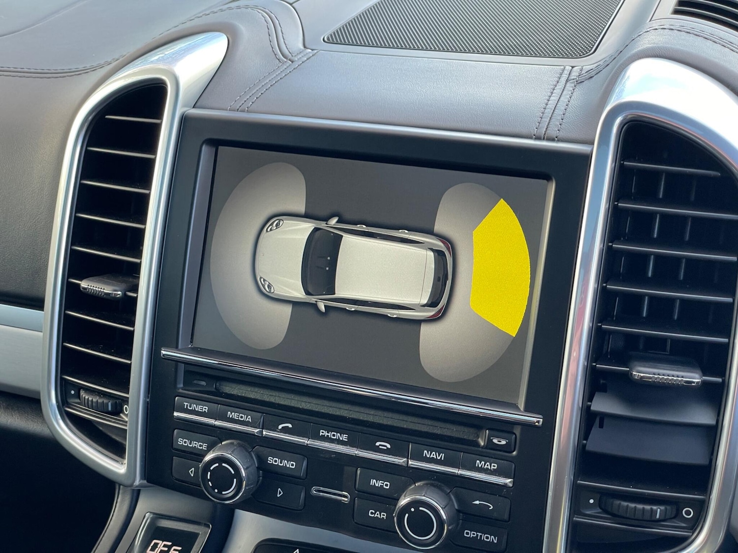 Used Porsche Cayenne 2016 for sale - 76801740: Photo 11