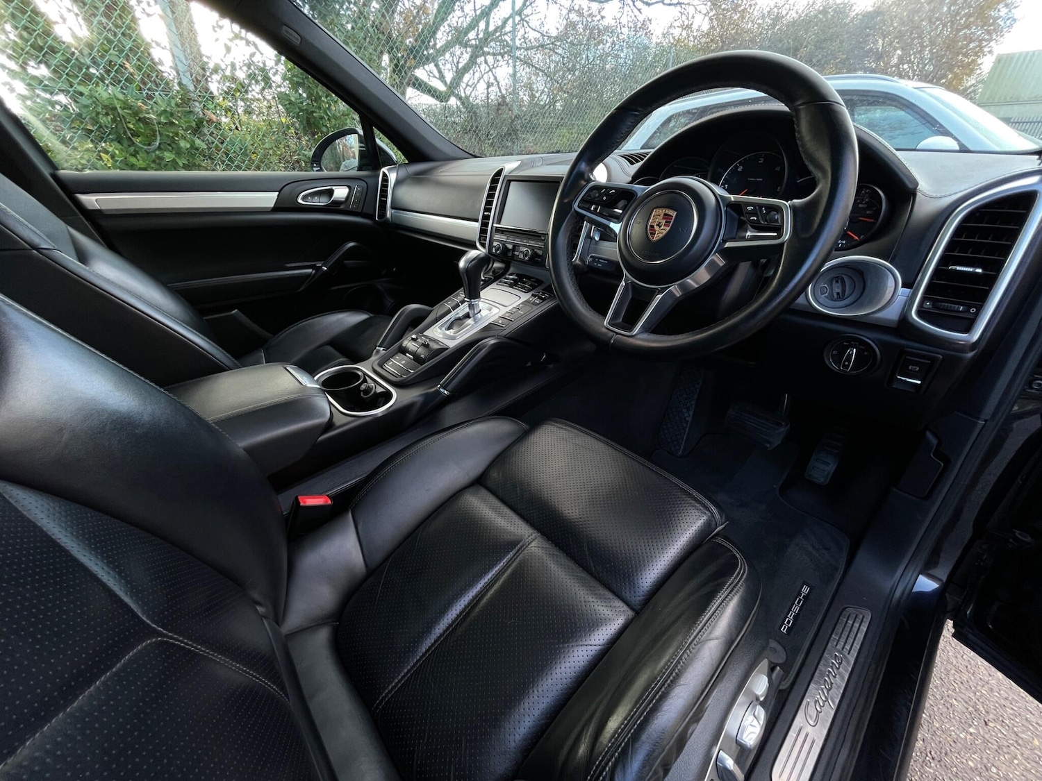 Used Porsche Cayenne 2016 for sale - 76801740: Photo 16