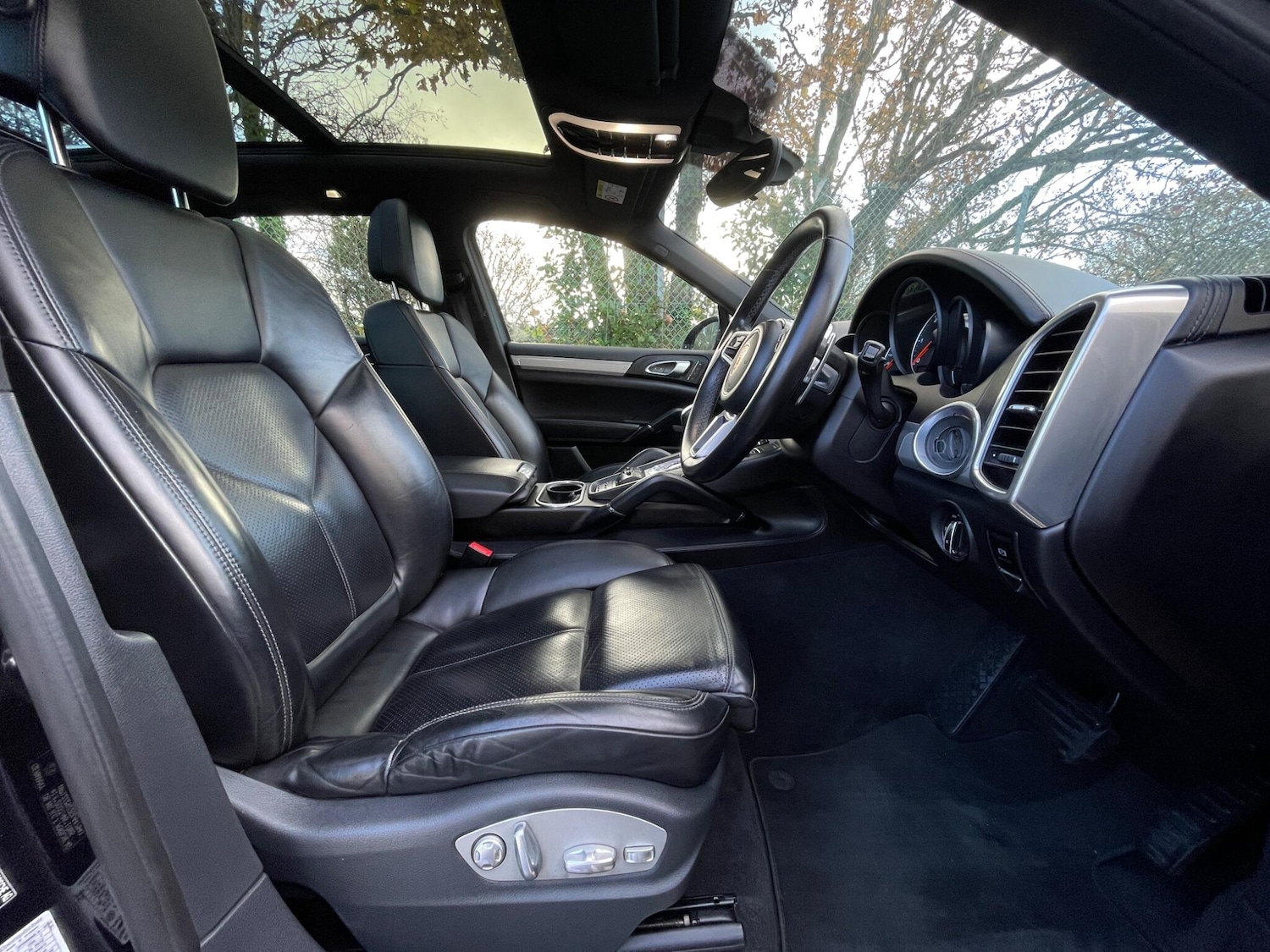 Used Porsche Cayenne 2016 for sale - 76801740: Photo 17