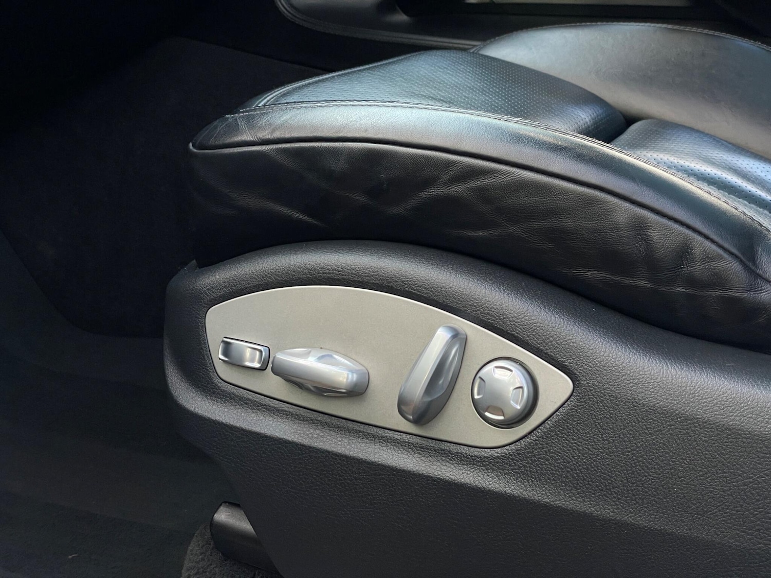 Used Porsche Cayenne 2016 for sale - 76801740: Photo 25