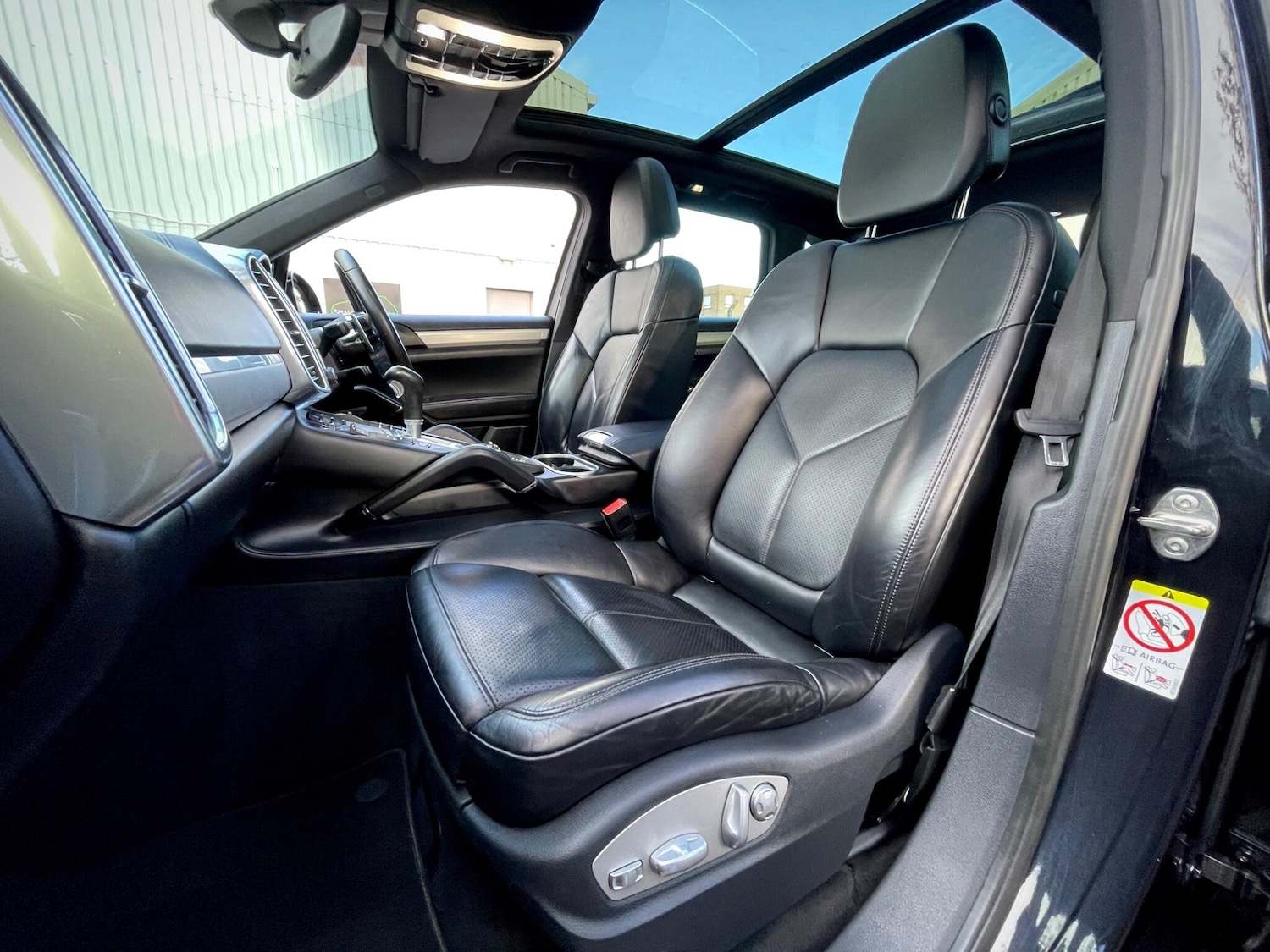 Used Porsche Cayenne 2016 for sale - 76801740: Photo 26