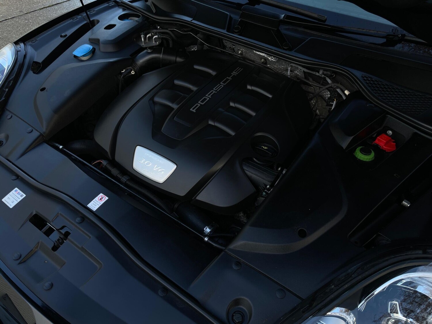 Used Porsche Cayenne 2016 for sale - 76801740: Photo 32