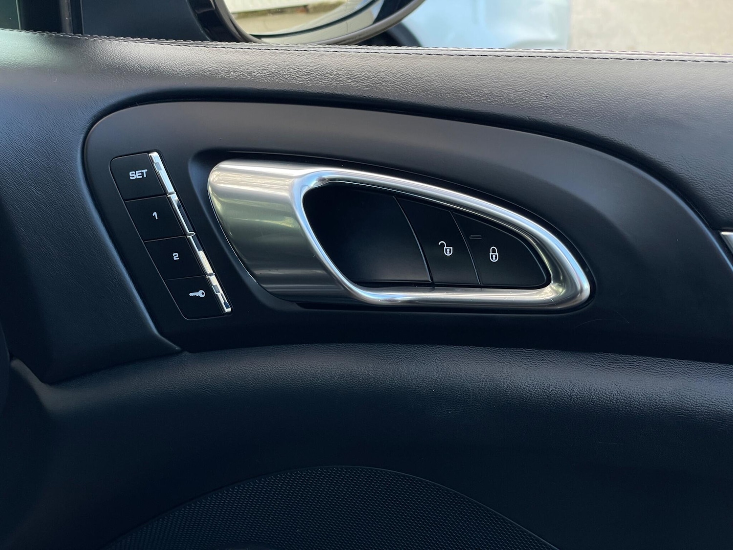 Used Porsche Cayenne 2016 for sale - 76801740: Photo 84