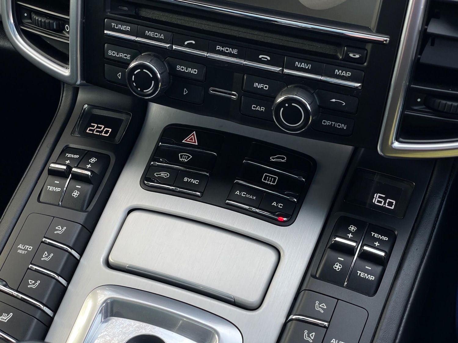 Used Porsche Cayenne 2016 for sale - 76801740: Photo 91