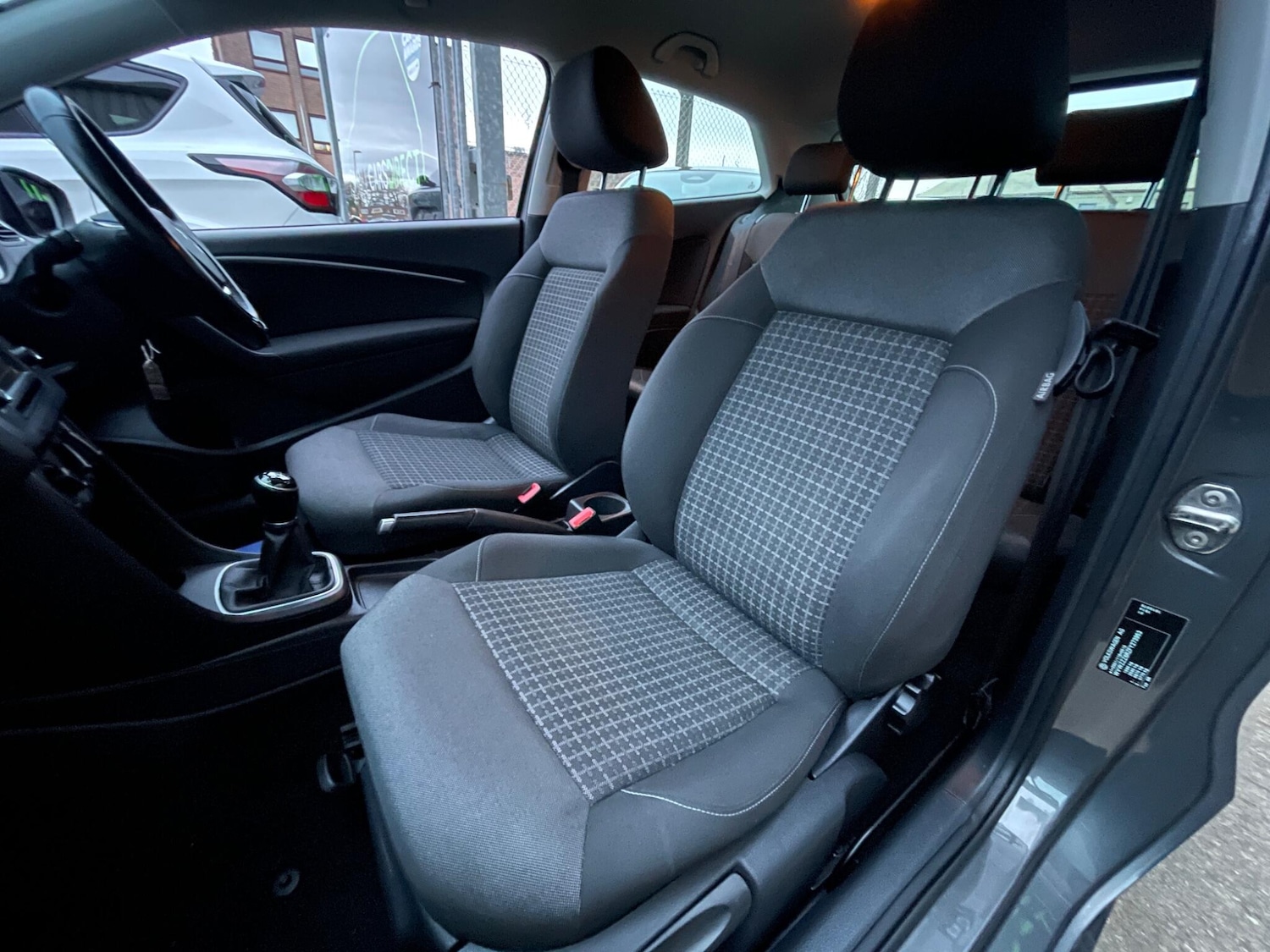 Used Volkswagen Polo 2015 for sale - 76658436: Photo 18