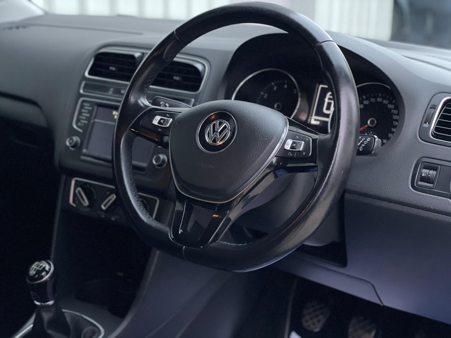 Used Volkswagen Polo 2015 for sale - 76658436: Photo 23