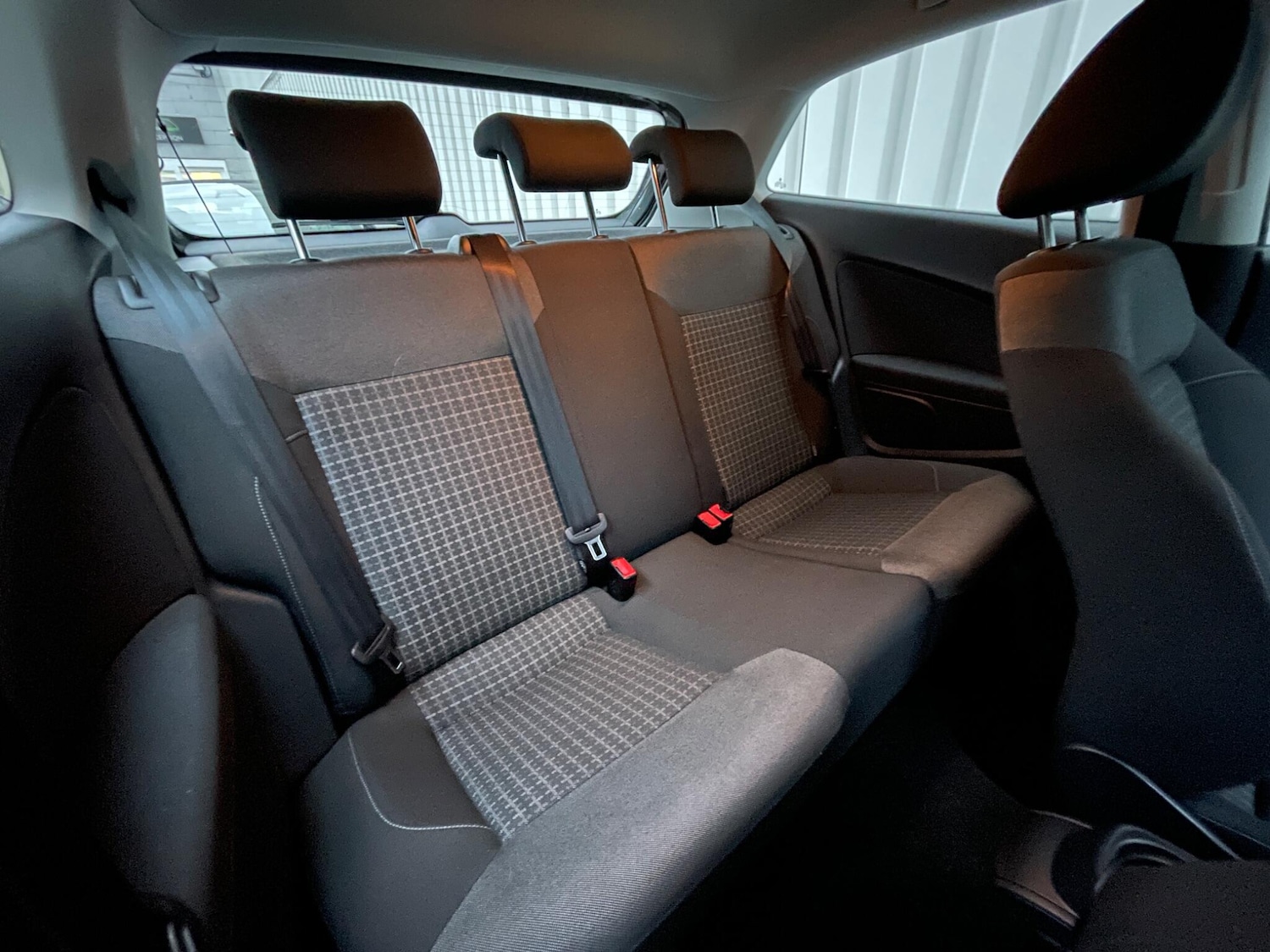 Used Volkswagen Polo 2015 for sale - 76658436: Photo 32