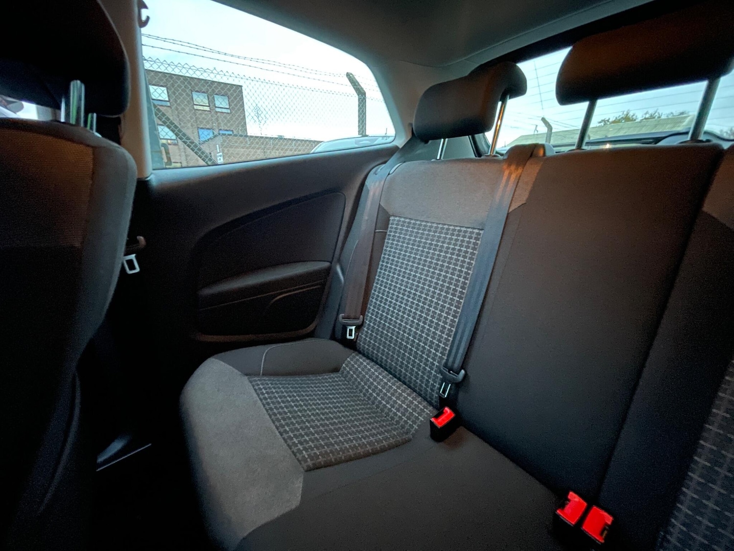 Used Volkswagen Polo 2015 for sale - 76658436: Photo 39