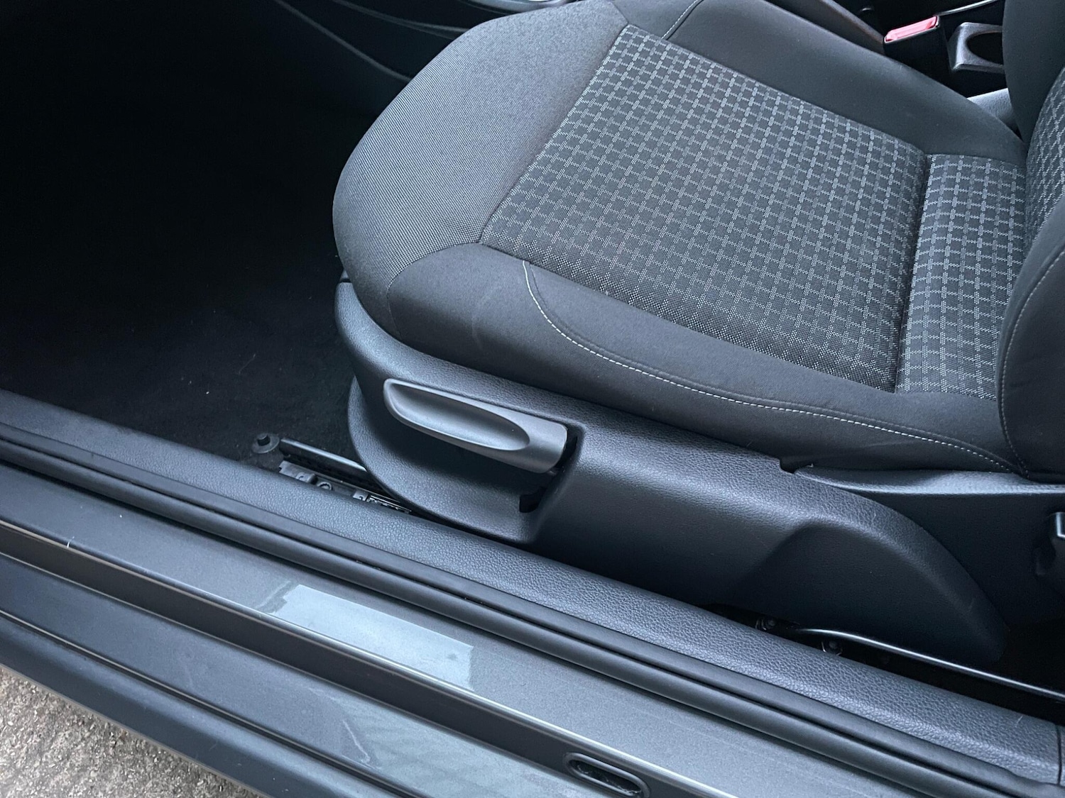 Used Volkswagen Polo 2015 for sale - 76658436: Photo 42