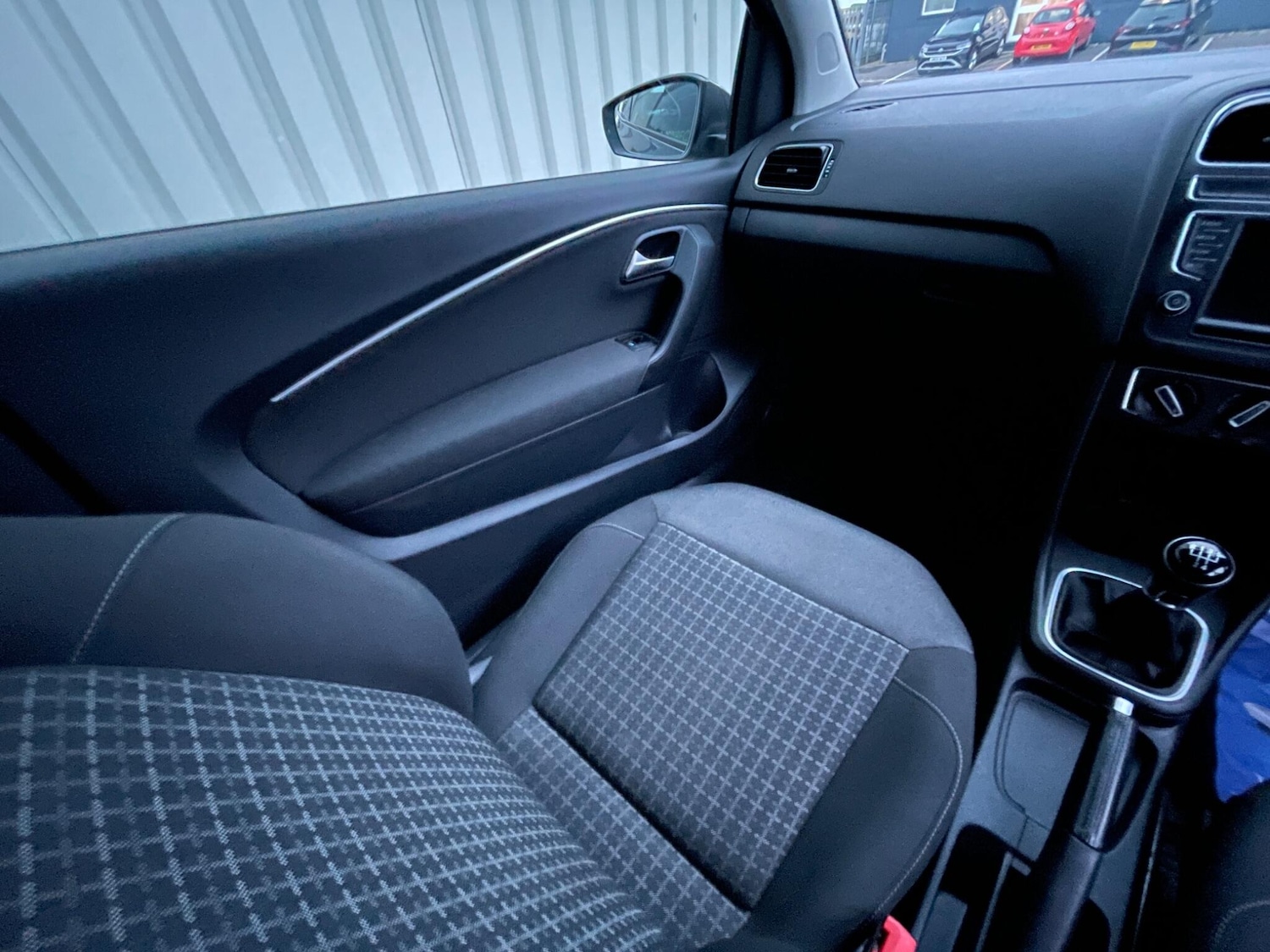 Used Volkswagen Polo 2015 for sale - 76658436: Photo 46