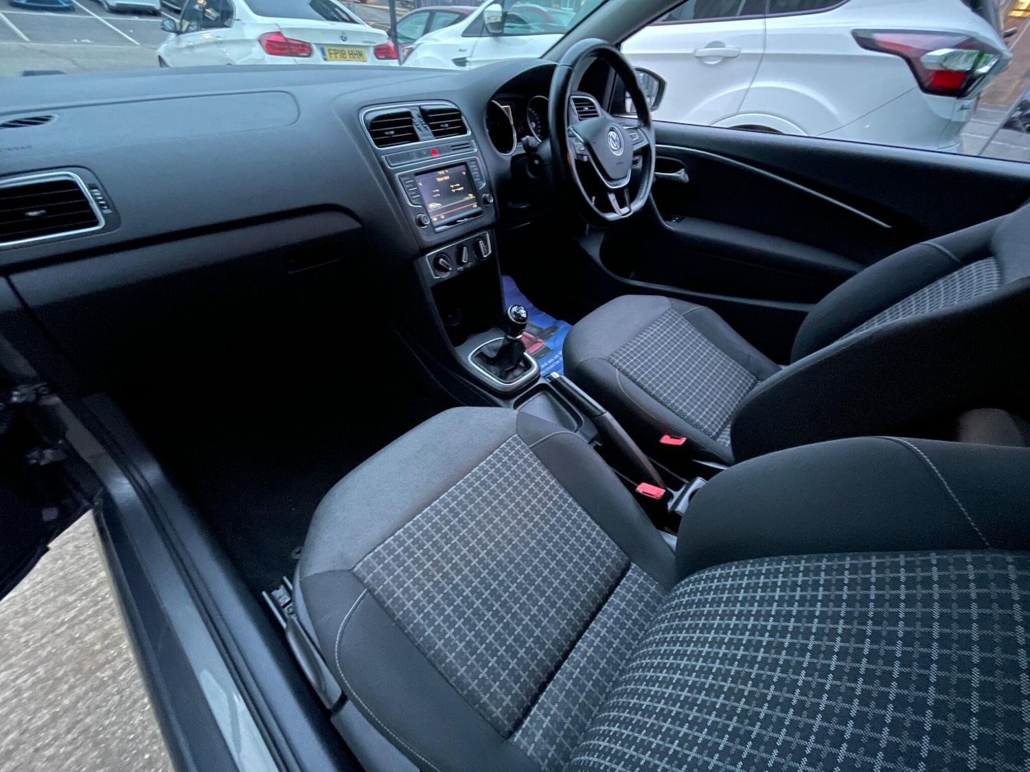 Used Volkswagen Polo 2015 for sale - 76658436: Photo 9