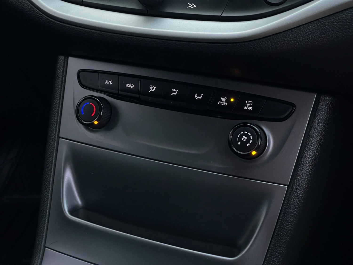 Used Vauxhall Astra 2018 for sale - 76658627: Photo 49