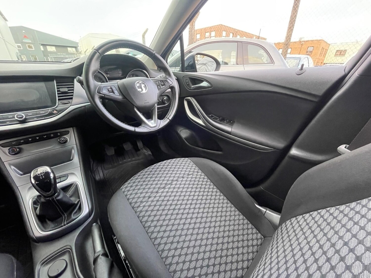 Used Vauxhall Astra 2018 for sale - 76658627: Photo 74