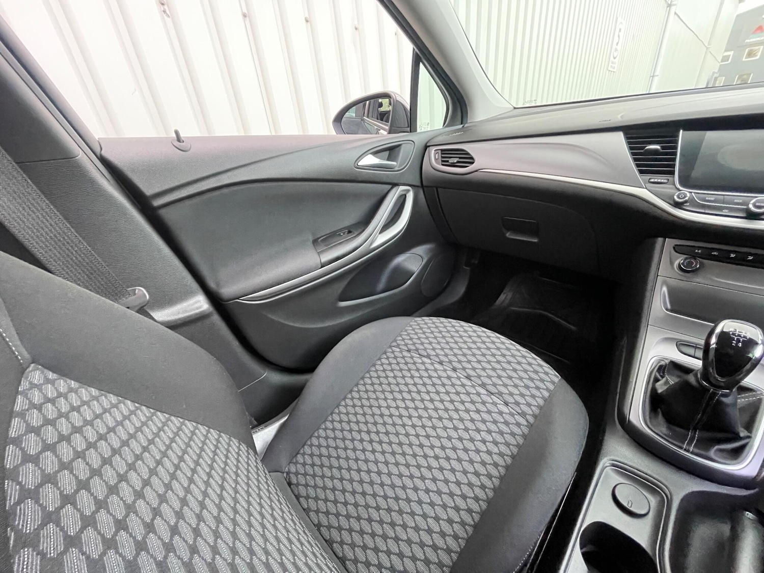 Used Vauxhall Astra 2018 for sale - 76658627: Photo 75