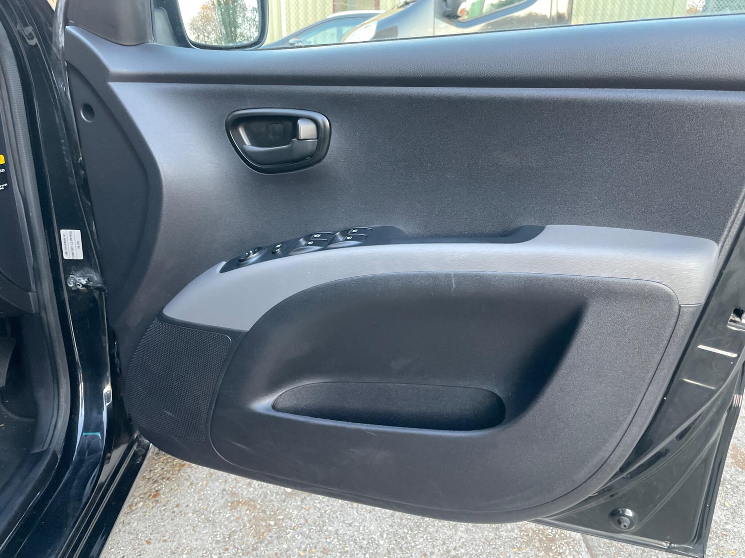 Used Hyundai i10 2010 for sale - 76671632: Photo 74