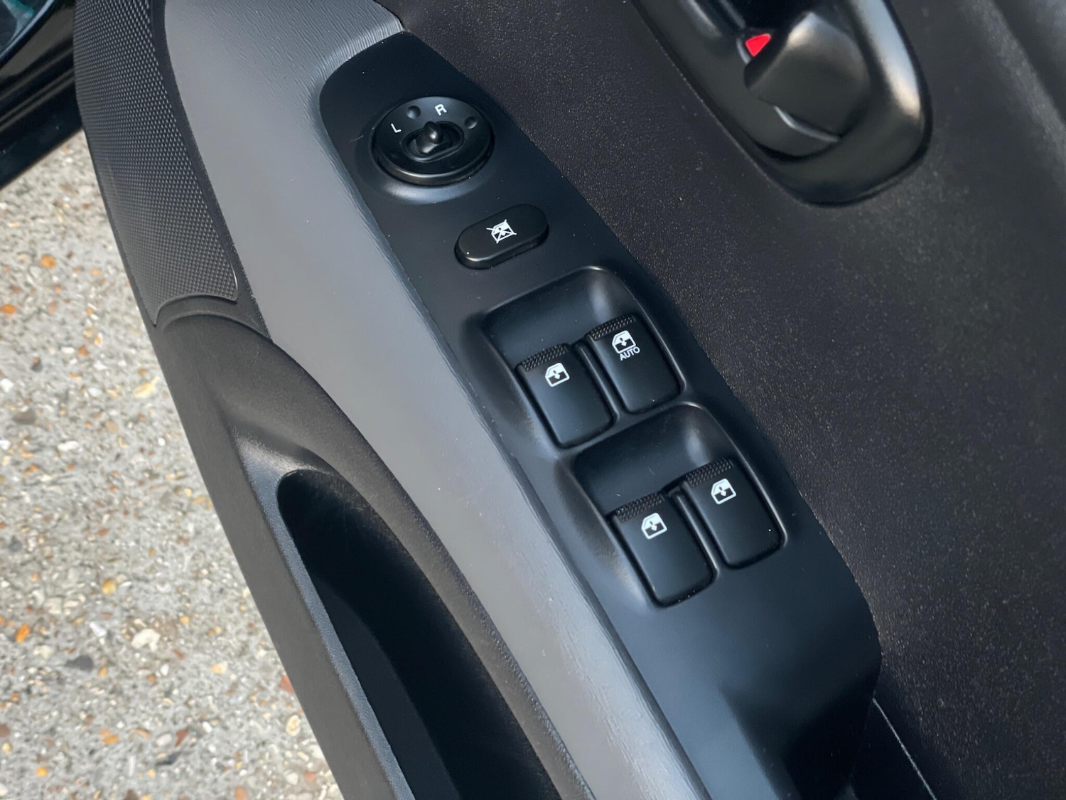 Used Hyundai i10 2010 for sale - 76645079: Photo 73